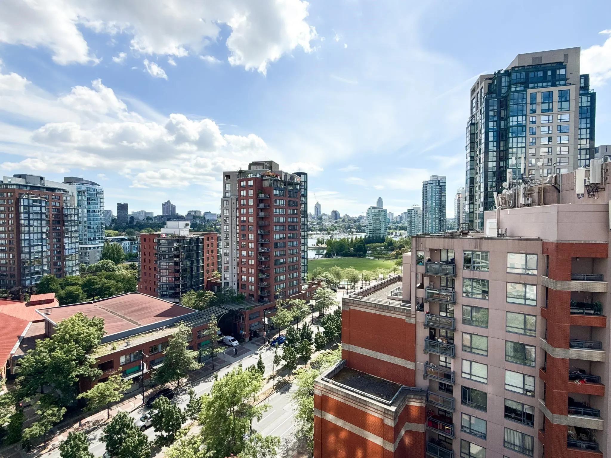 1103 212 Davie Street