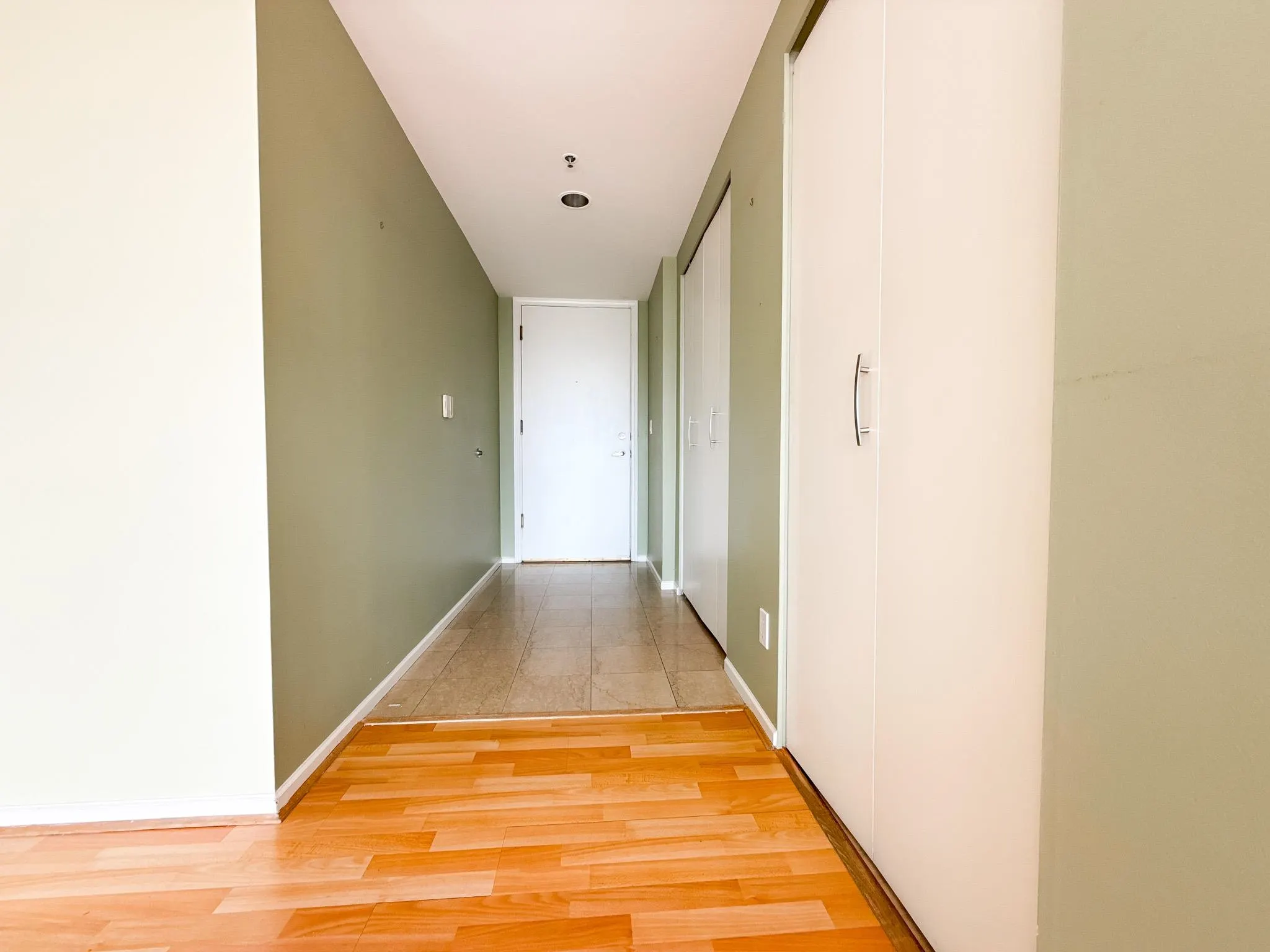 1103 212 Davie Street