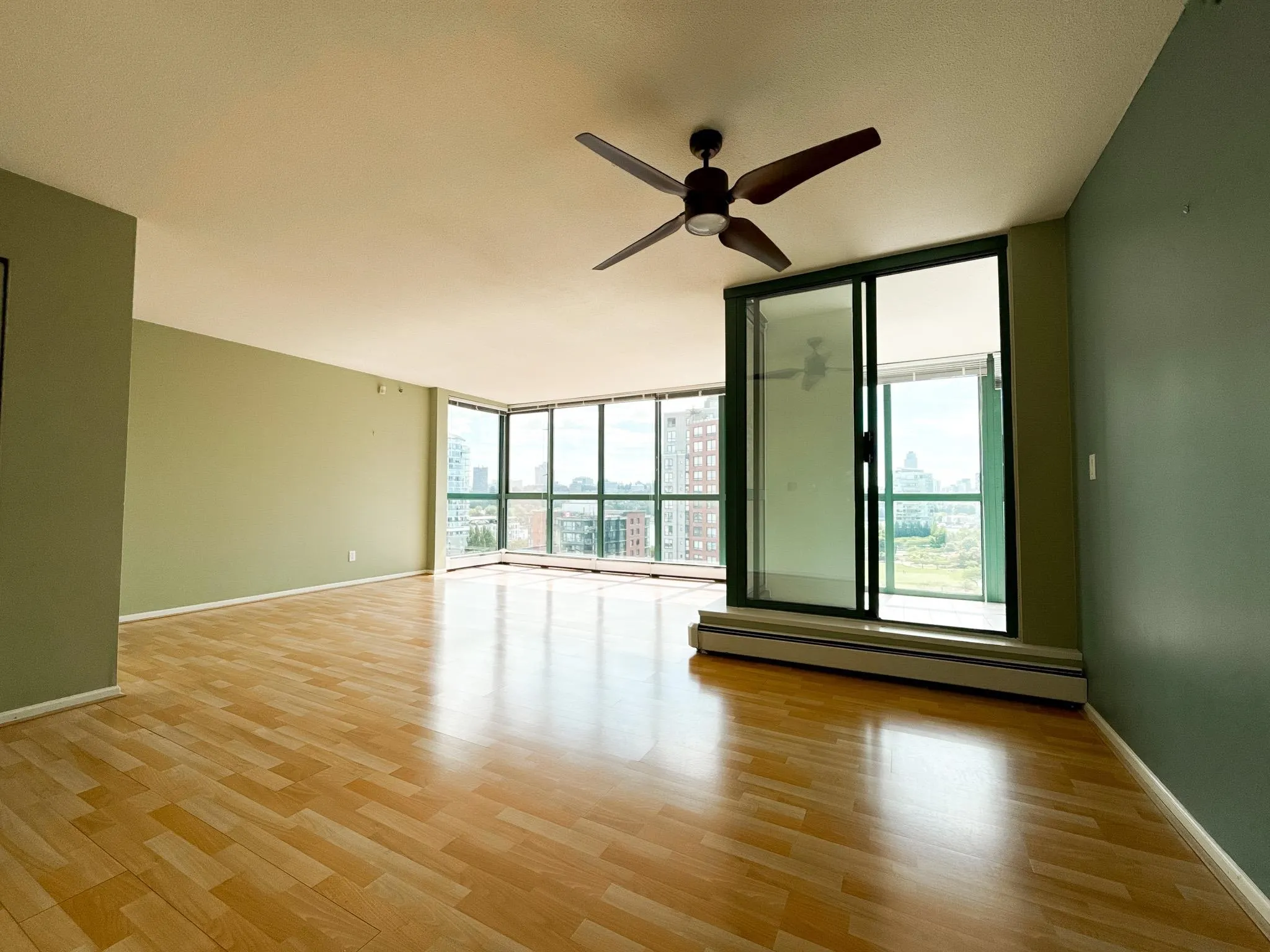 1103 212 Davie Street