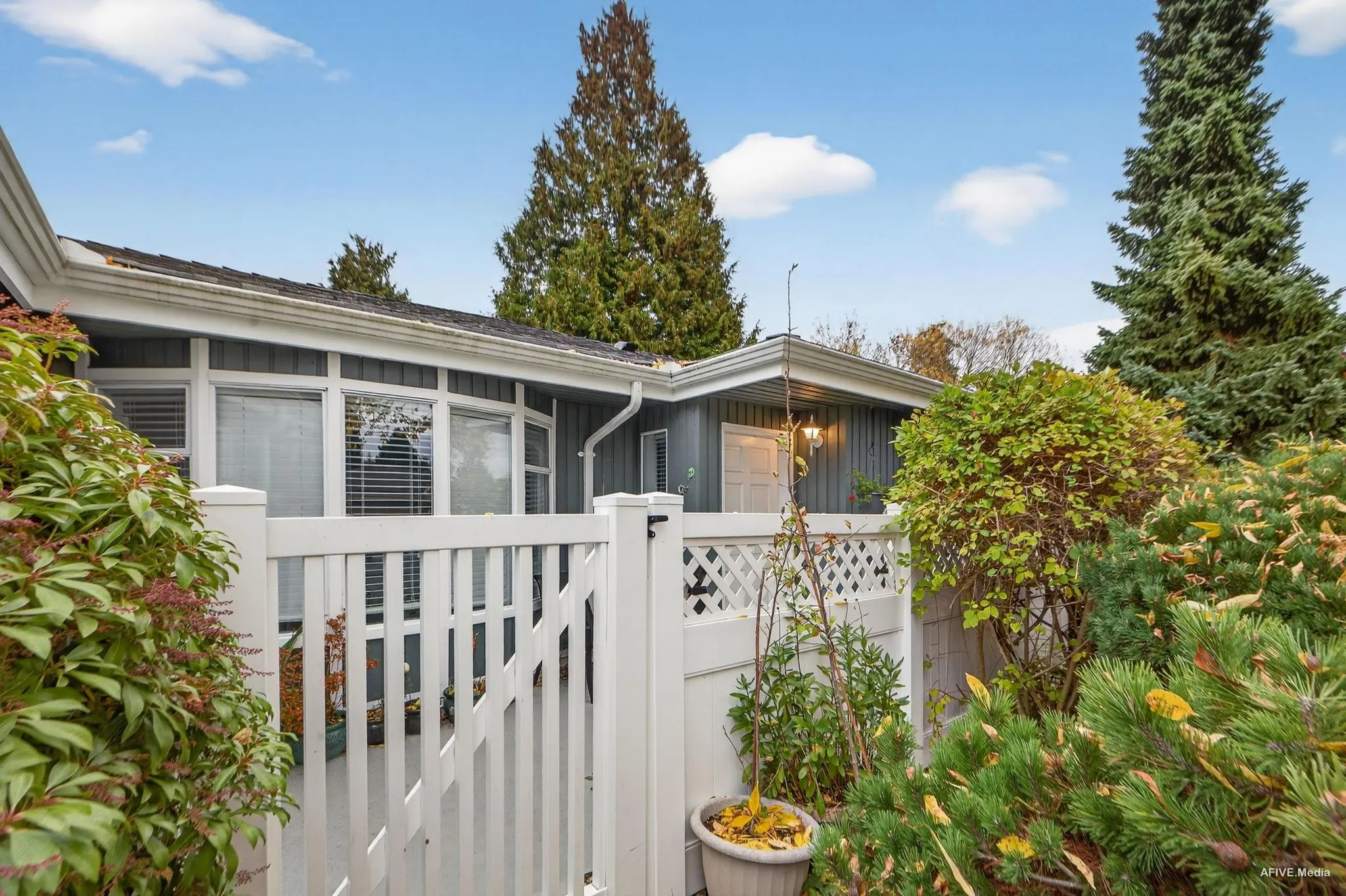 103 14271 18a Avenue