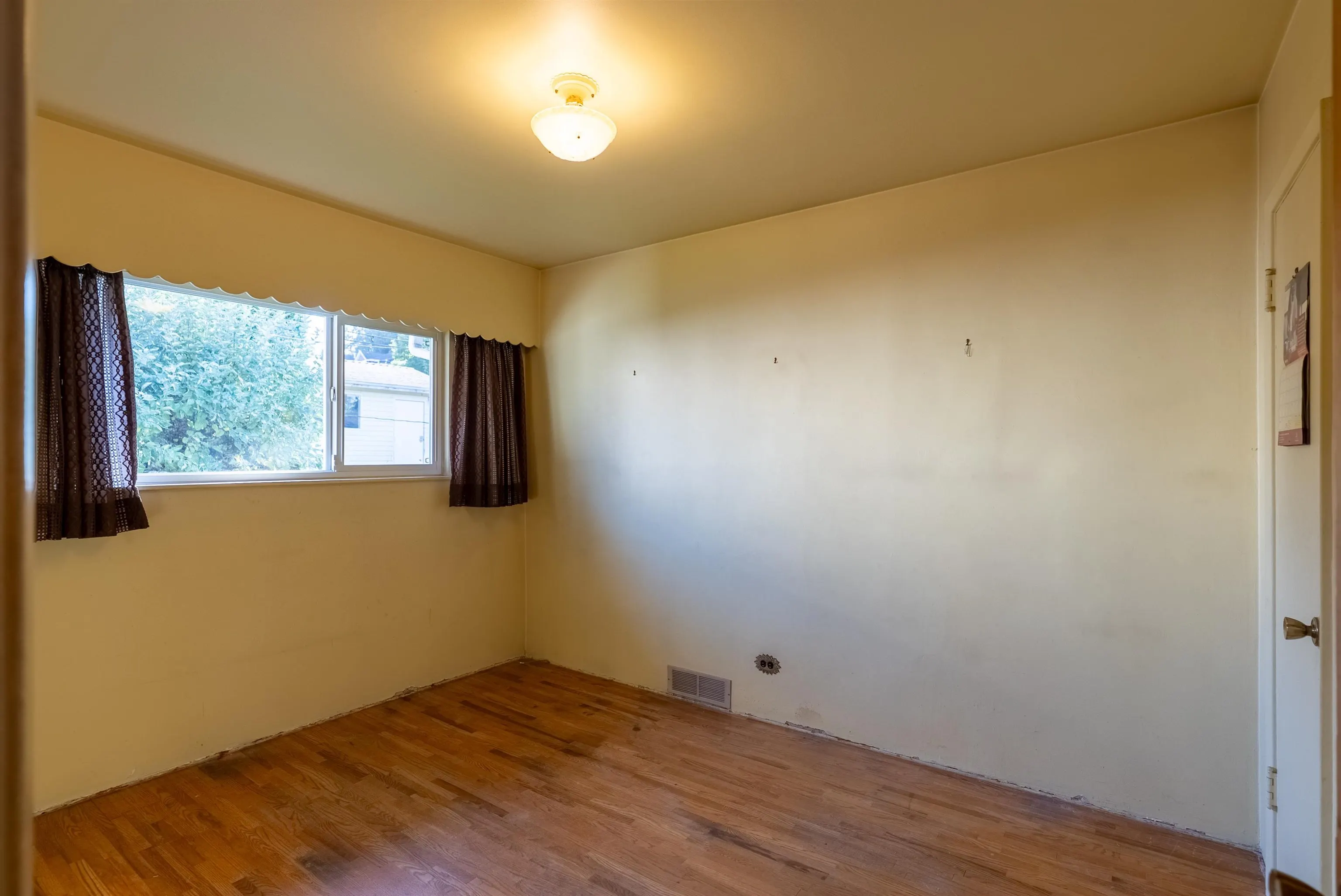 4370 Briarwood Crescent