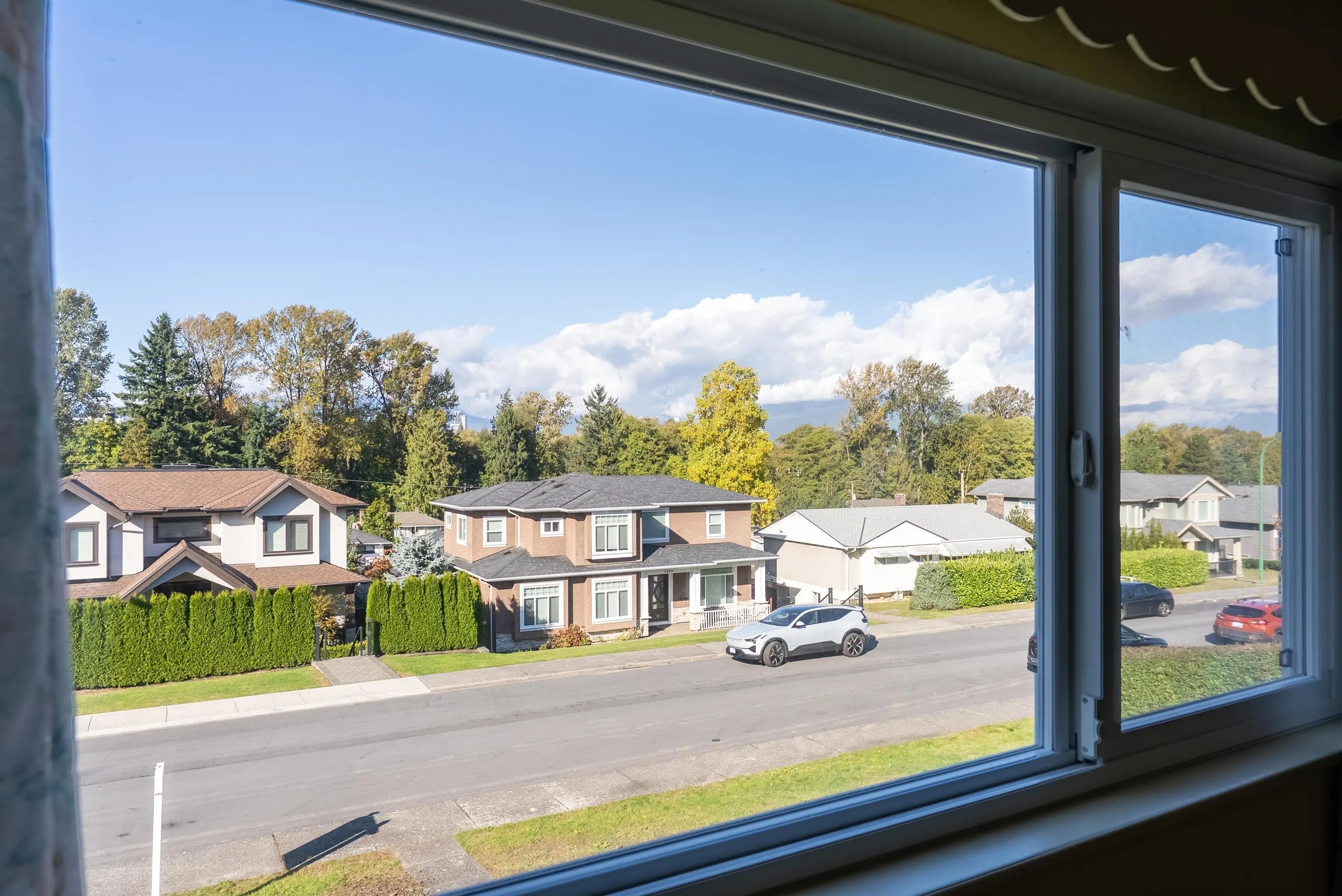 4370 Briarwood Crescent