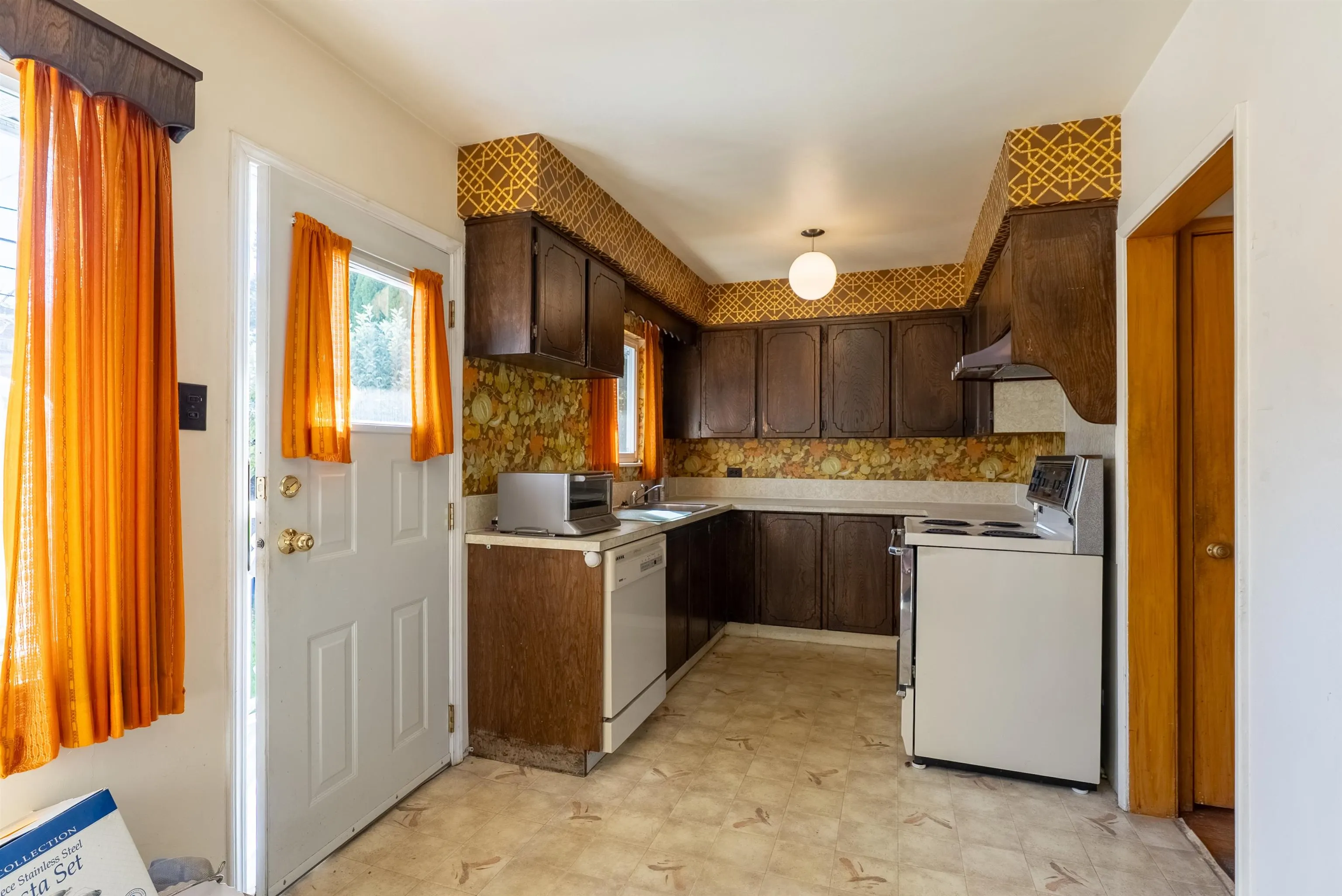 4370 Briarwood Crescent