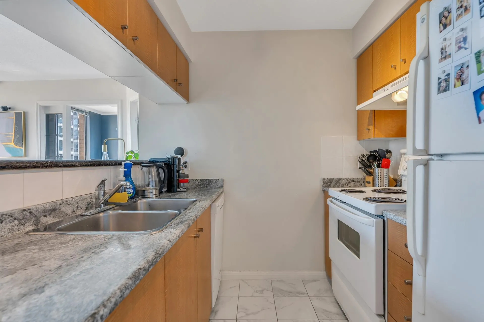 1405 822 Homer Street