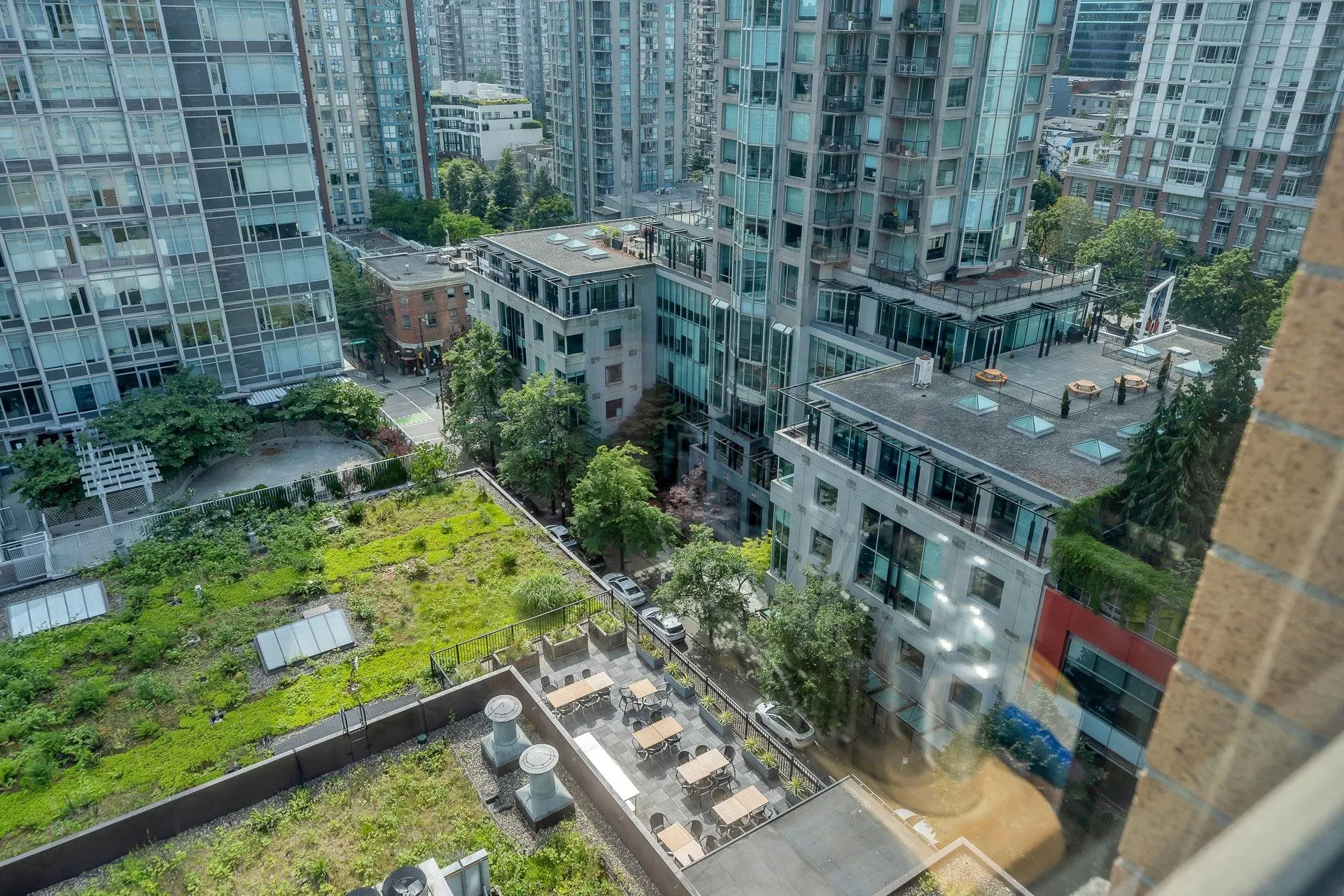 1405 822 Homer Street