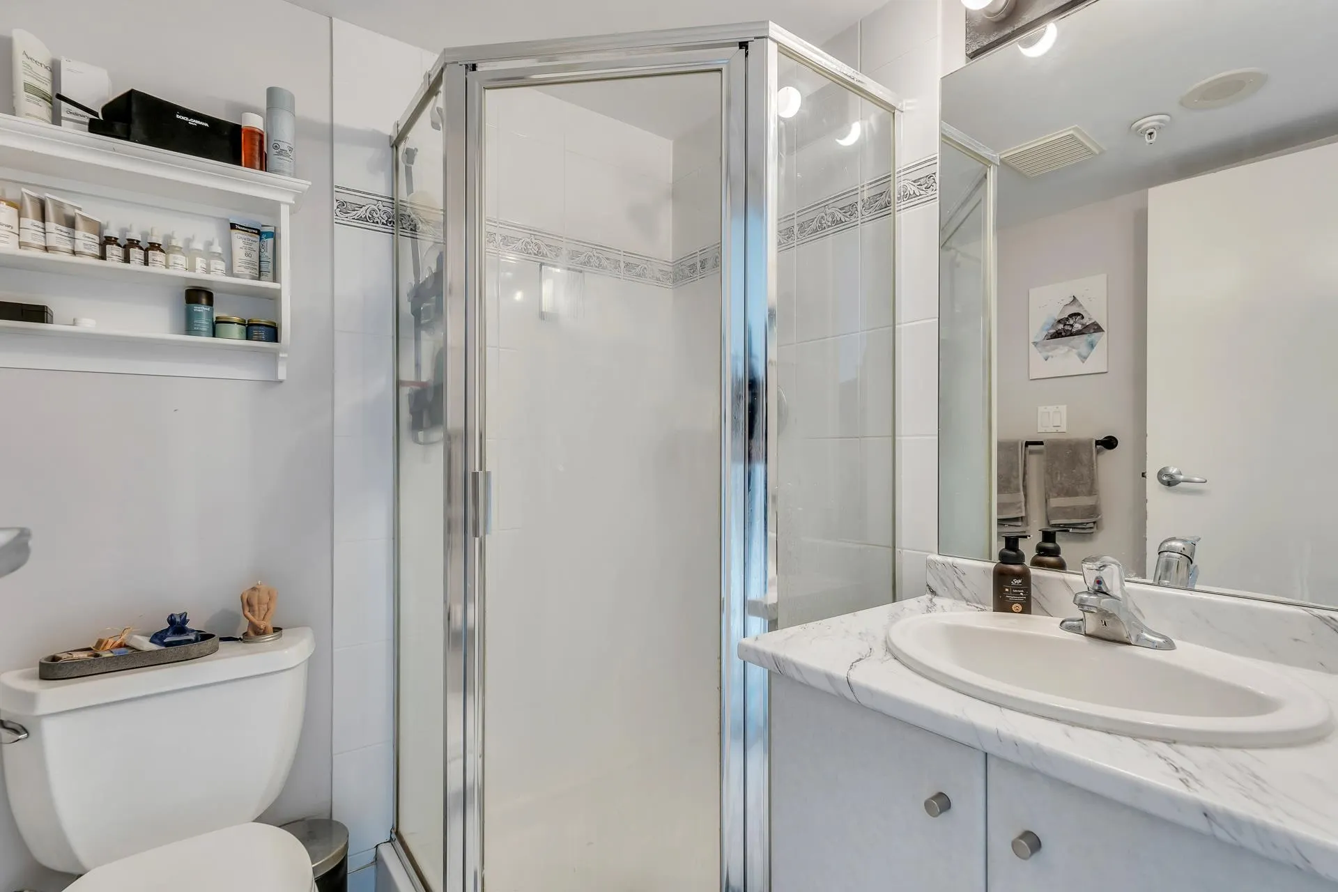 1405 822 Homer Street