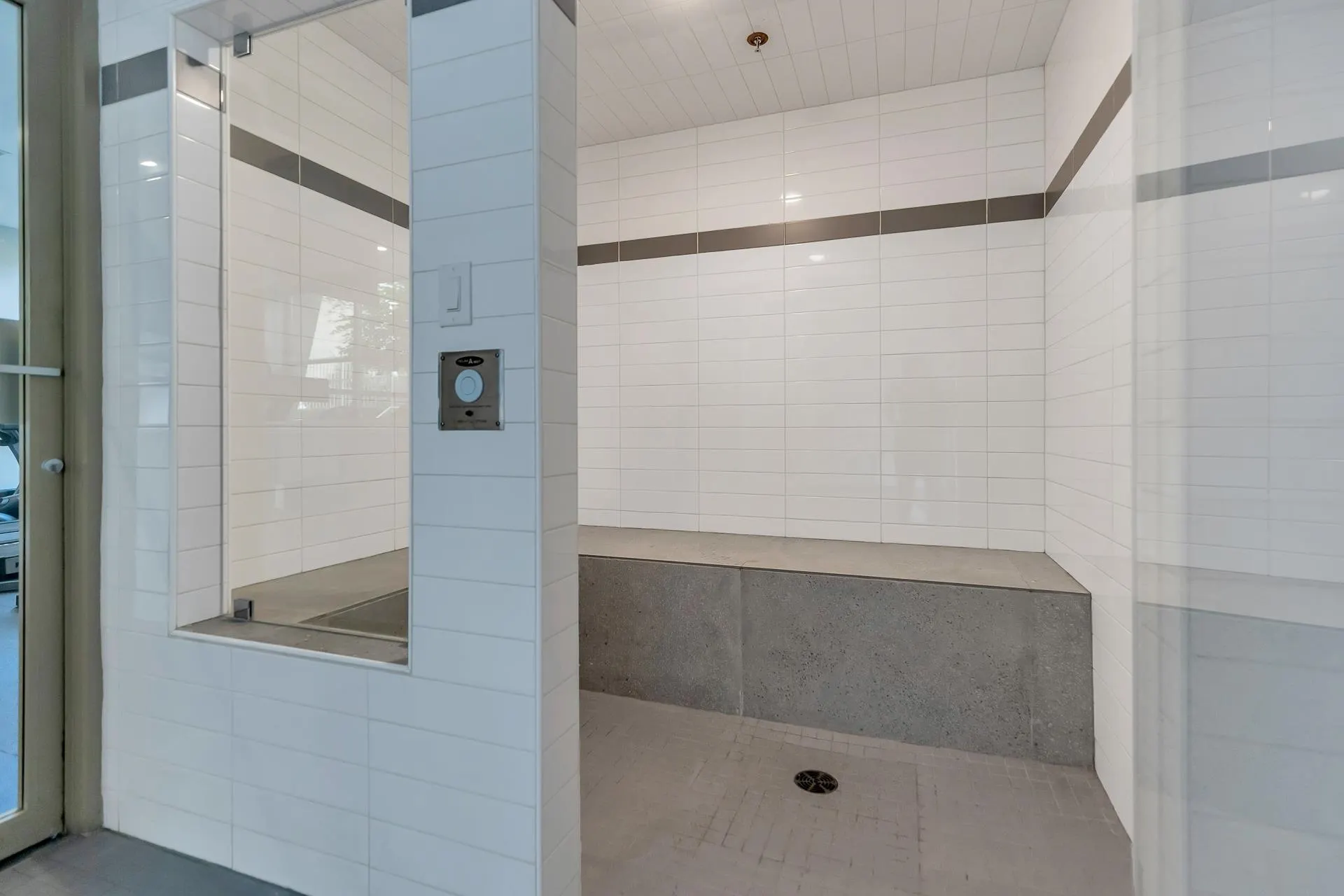 1405 822 Homer Street