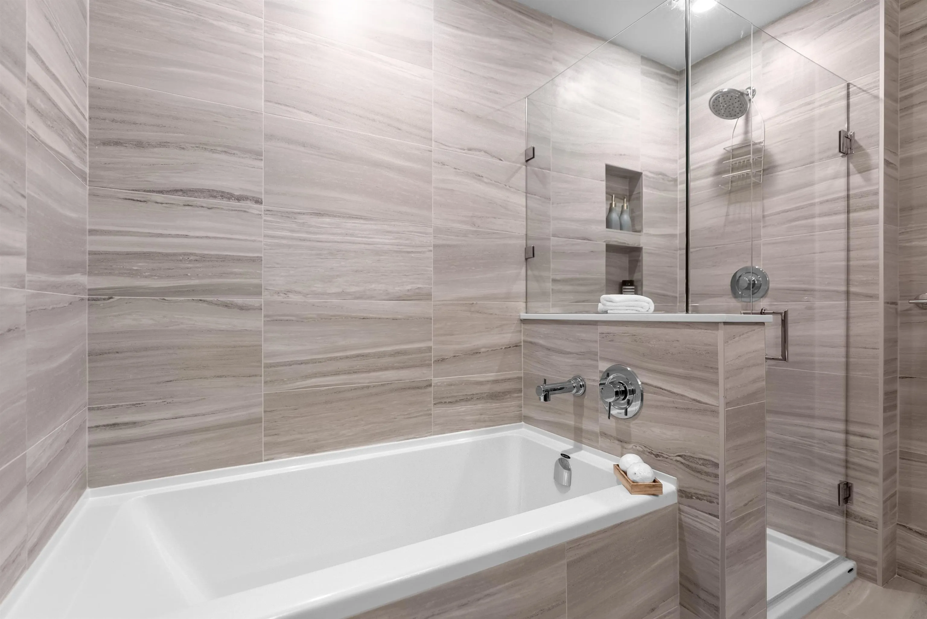 103 10788 No. 5 Road