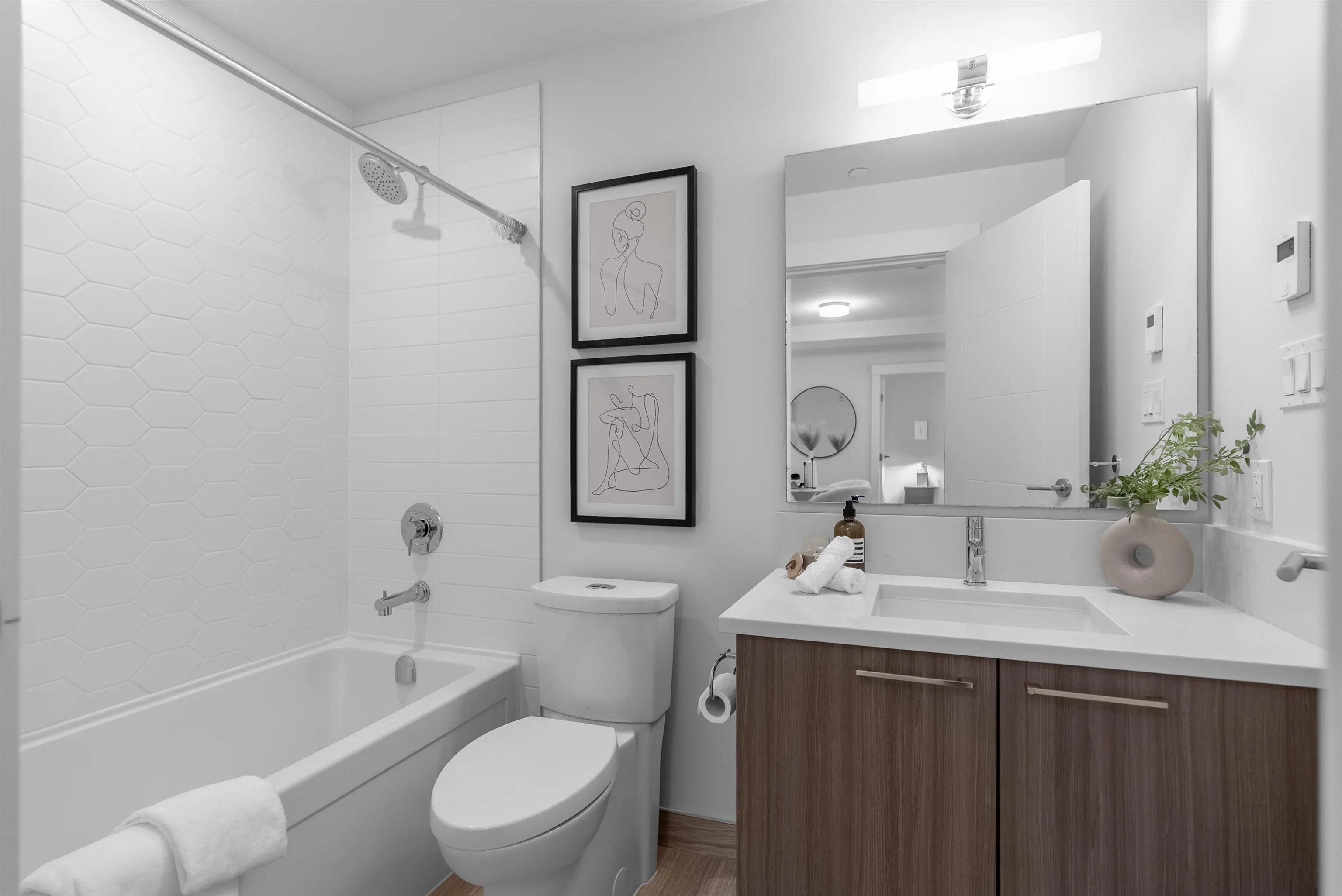 103 10788 No. 5 Road