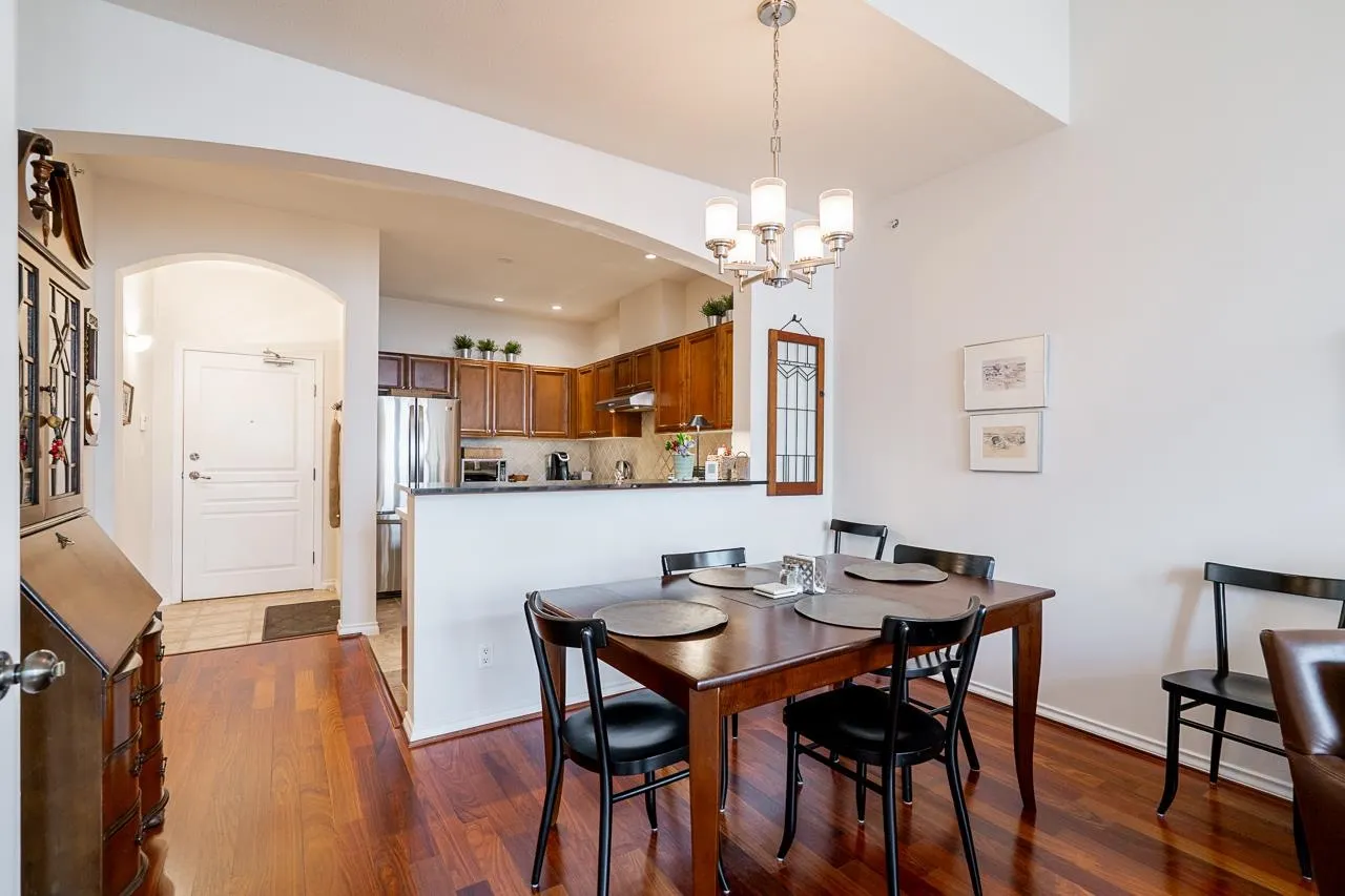 402 2175 Salal Drive