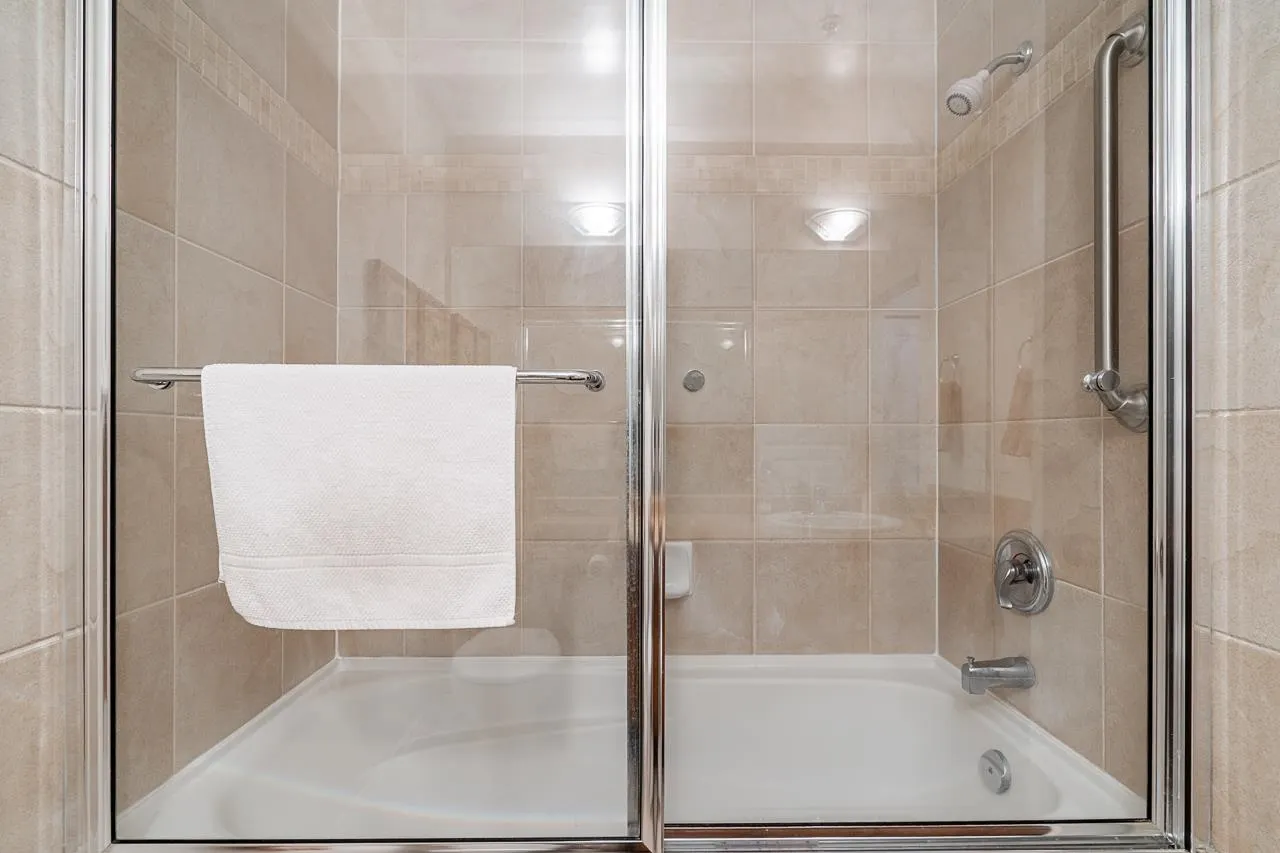 402 2175 Salal Drive