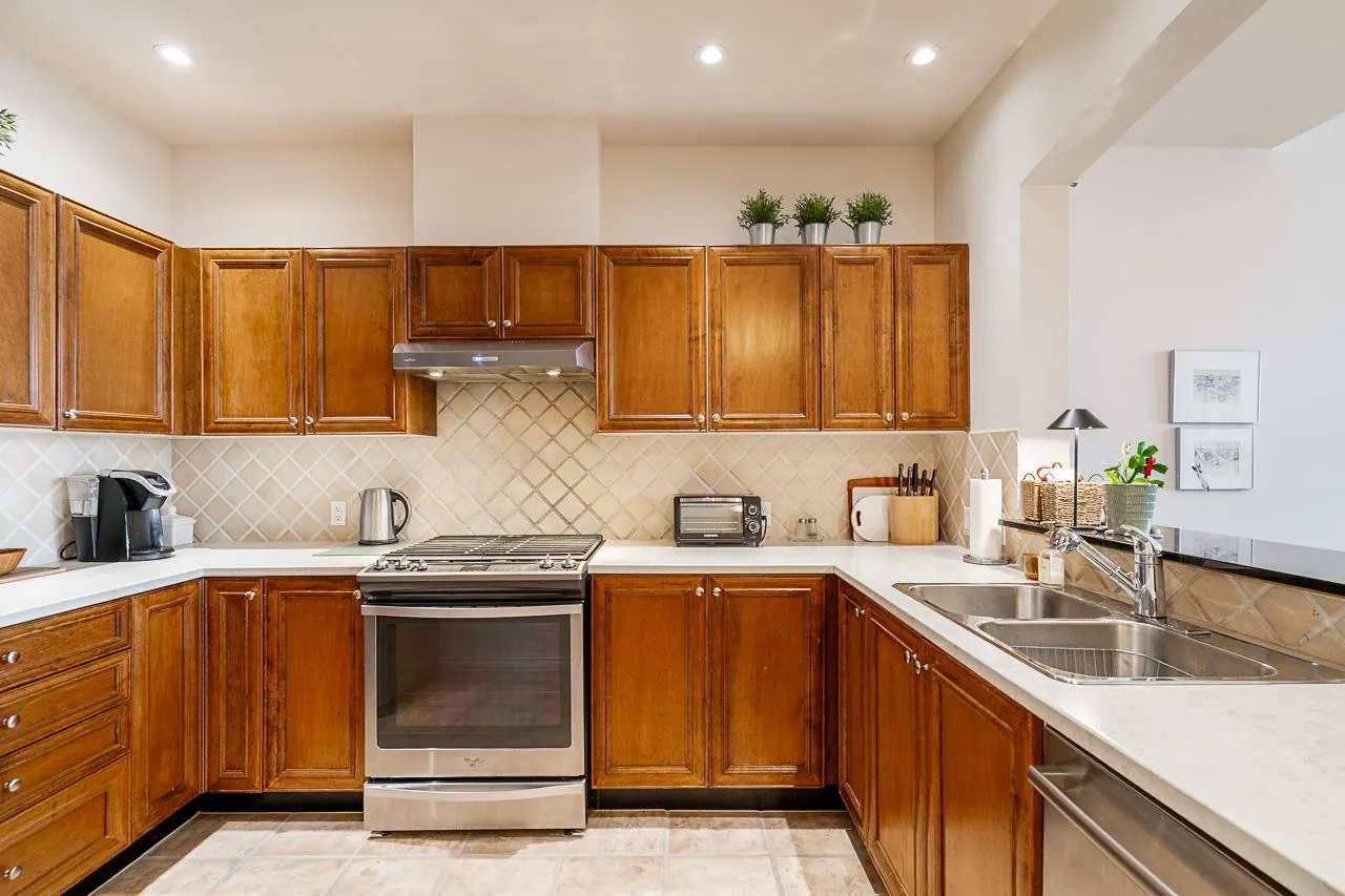 402 2175 Salal Drive