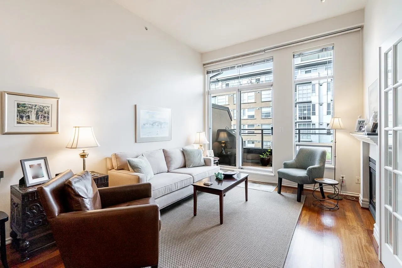 402 2175 Salal Drive