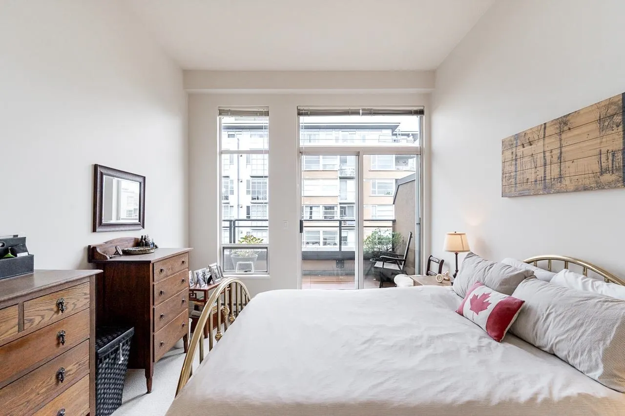 402 2175 Salal Drive