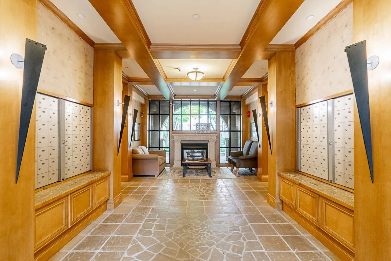 402 2175 Salal Drive