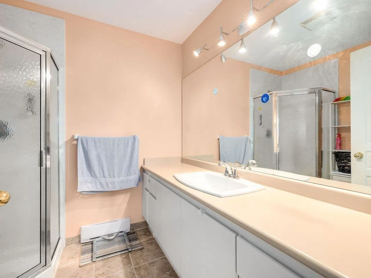 1 3576 Rainier Place