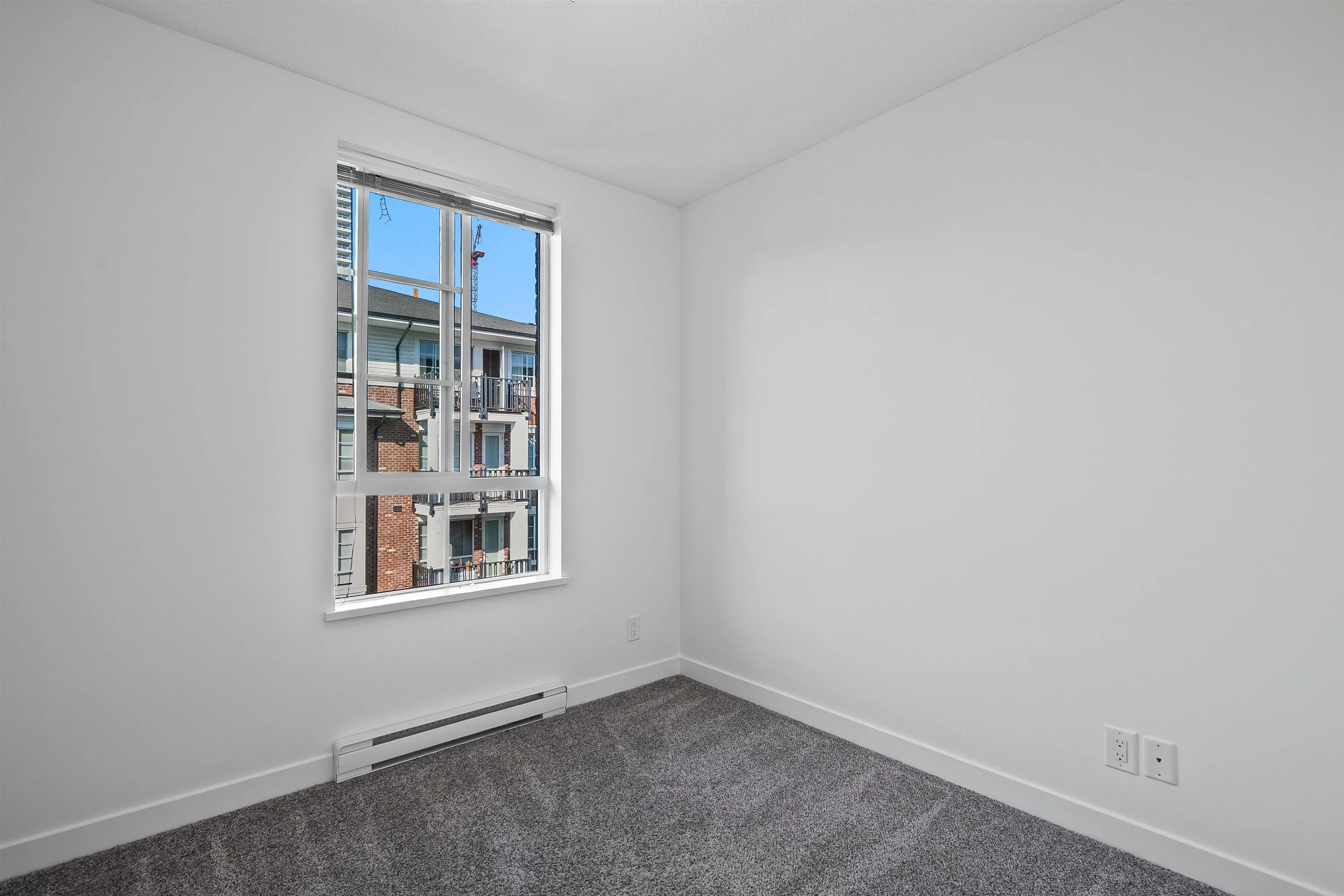 301 553 Foster Avenue