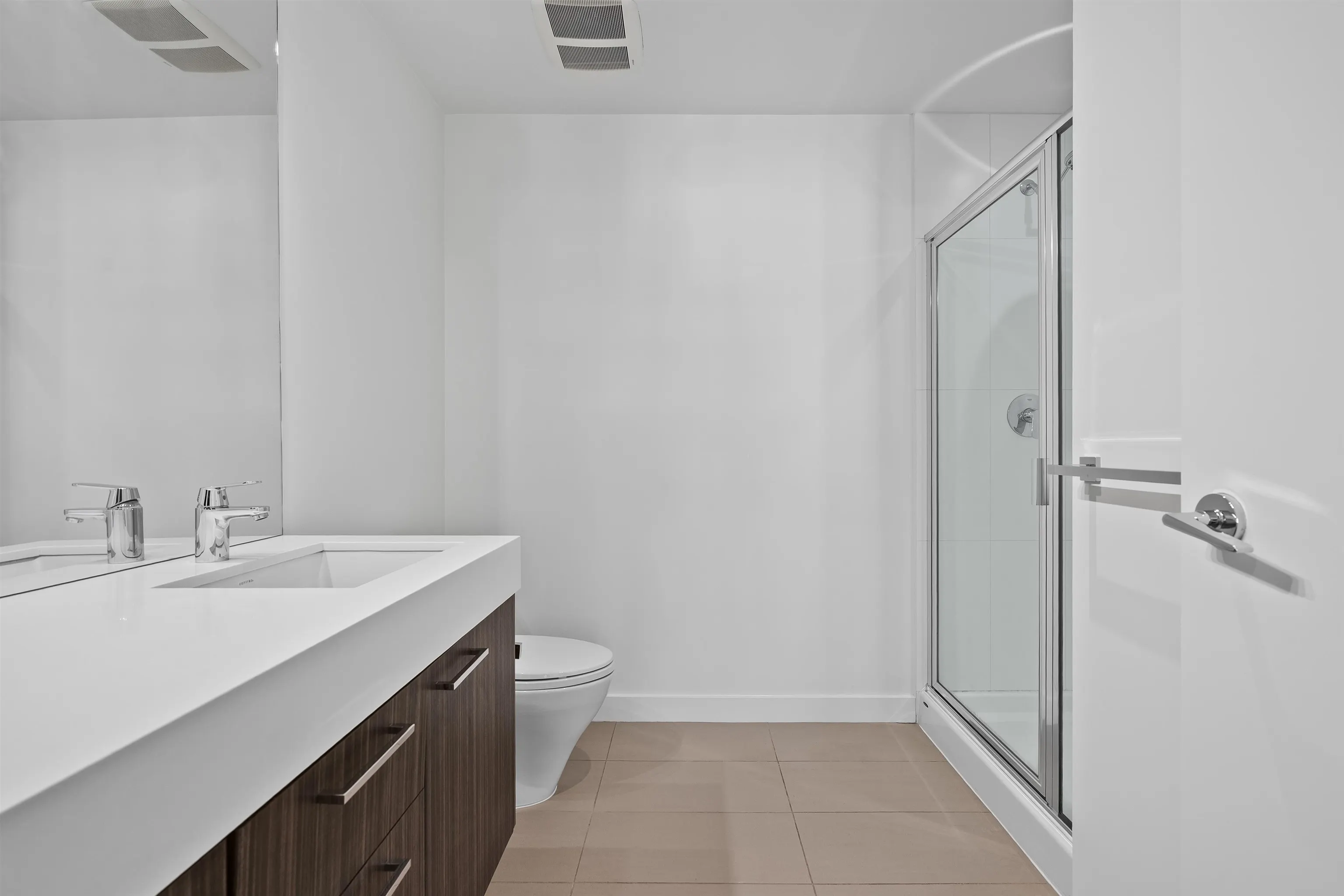 301 553 Foster Avenue