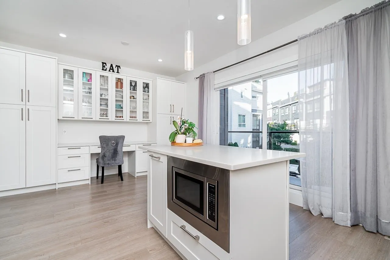 197 2277 Oak Meadows Drive