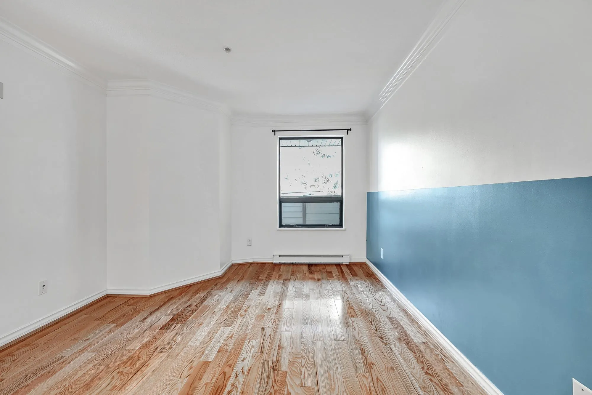 302 2741 E Hastings Street