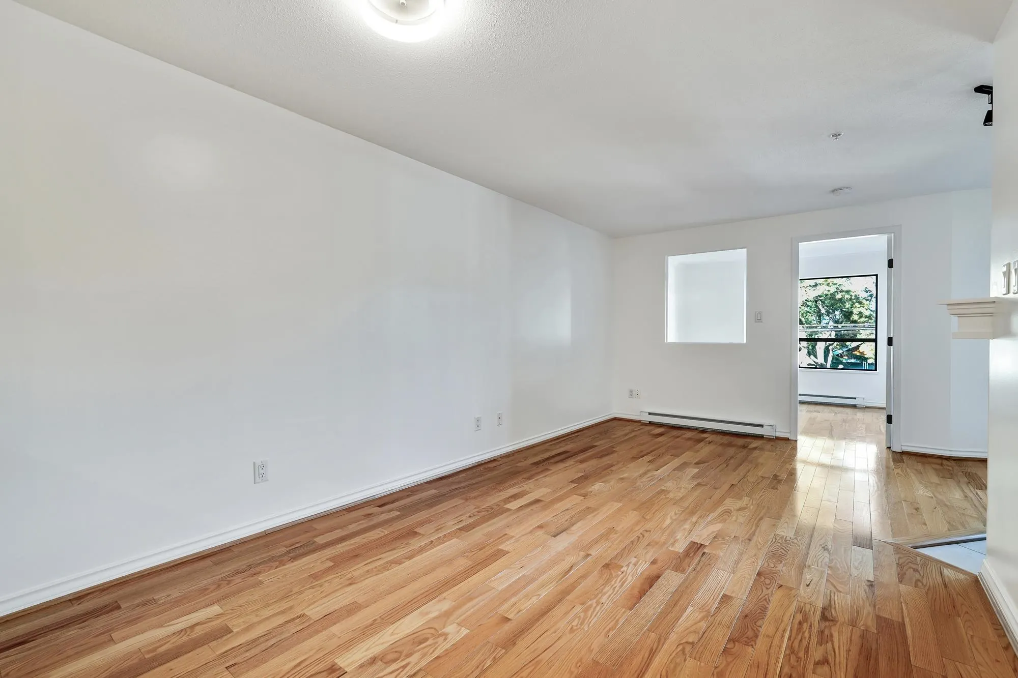 302 2741 E Hastings Street