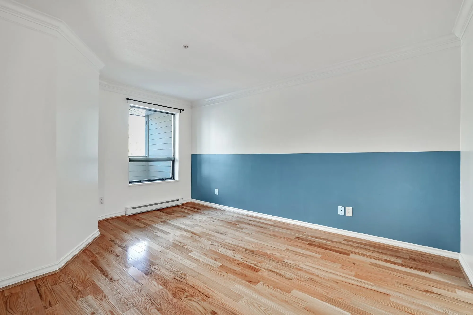 302 2741 E Hastings Street