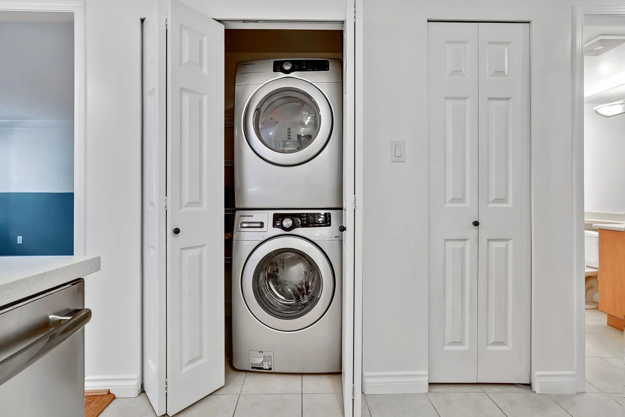 302 2741 E Hastings Street