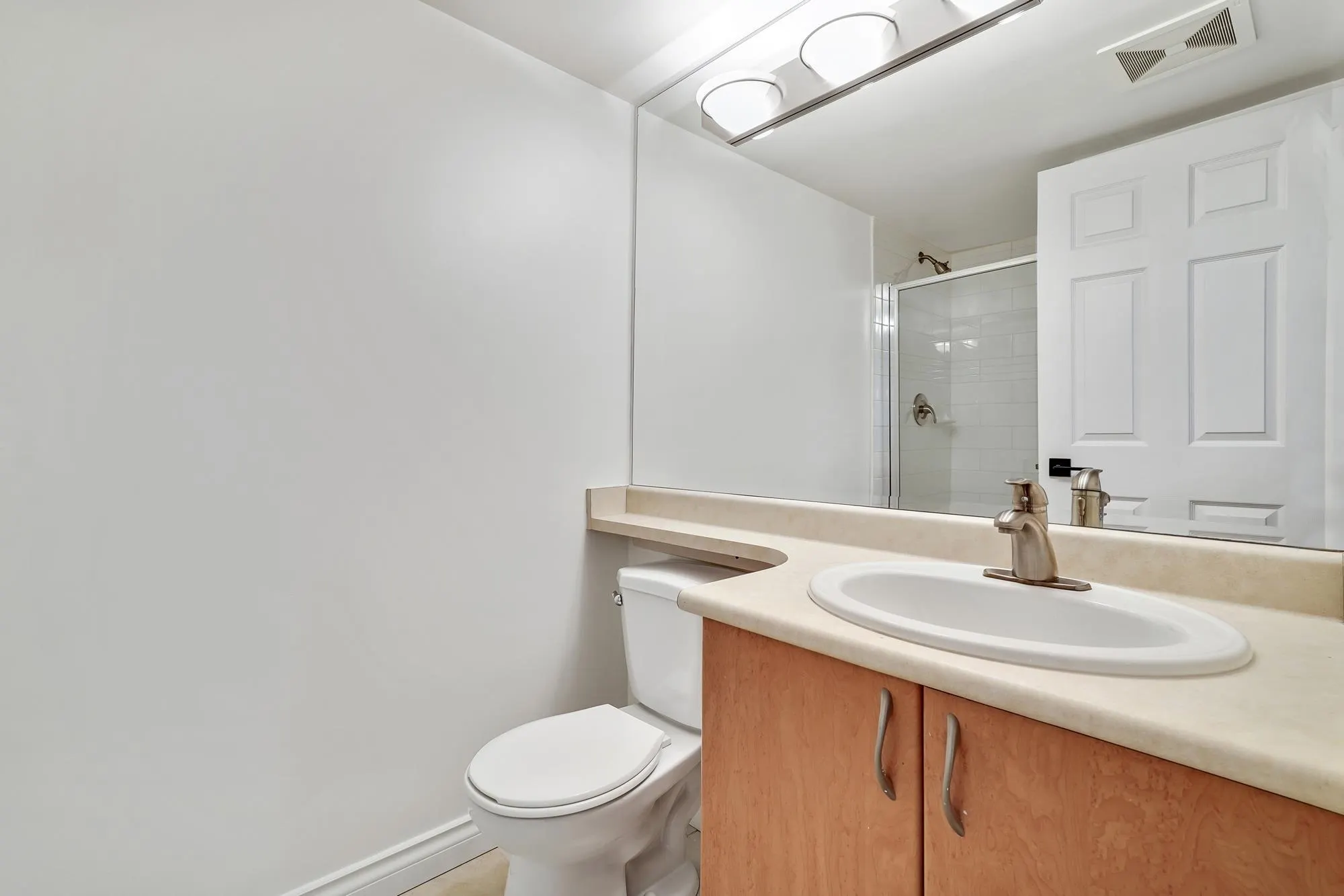 302 2741 E Hastings Street