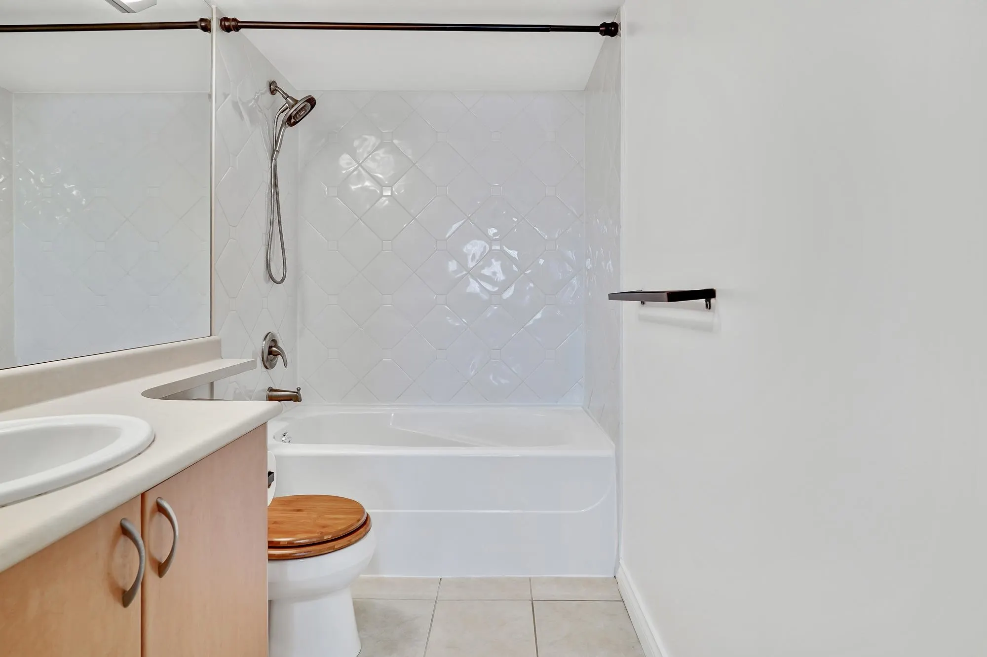 302 2741 E Hastings Street