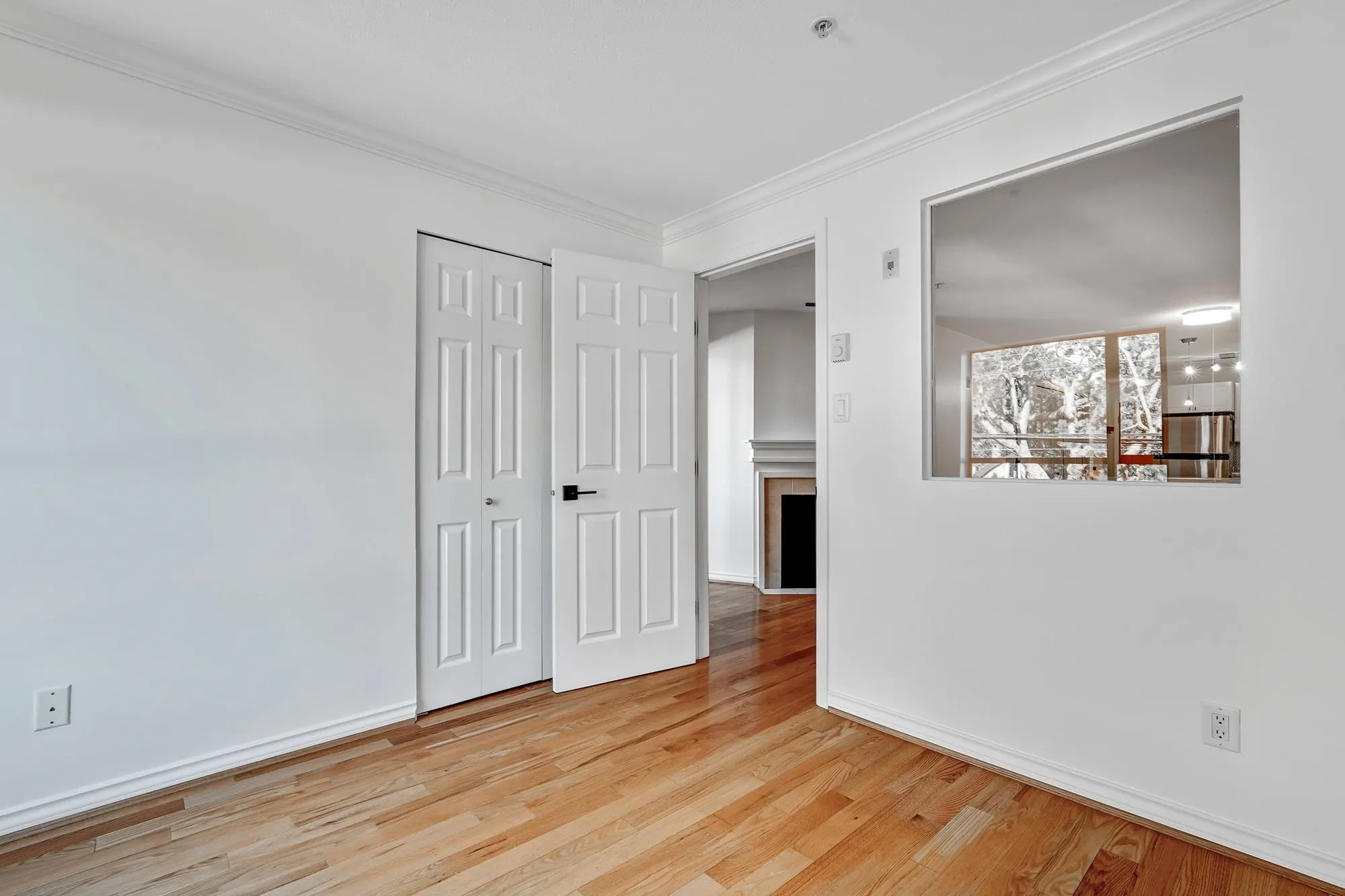 302 2741 E Hastings Street