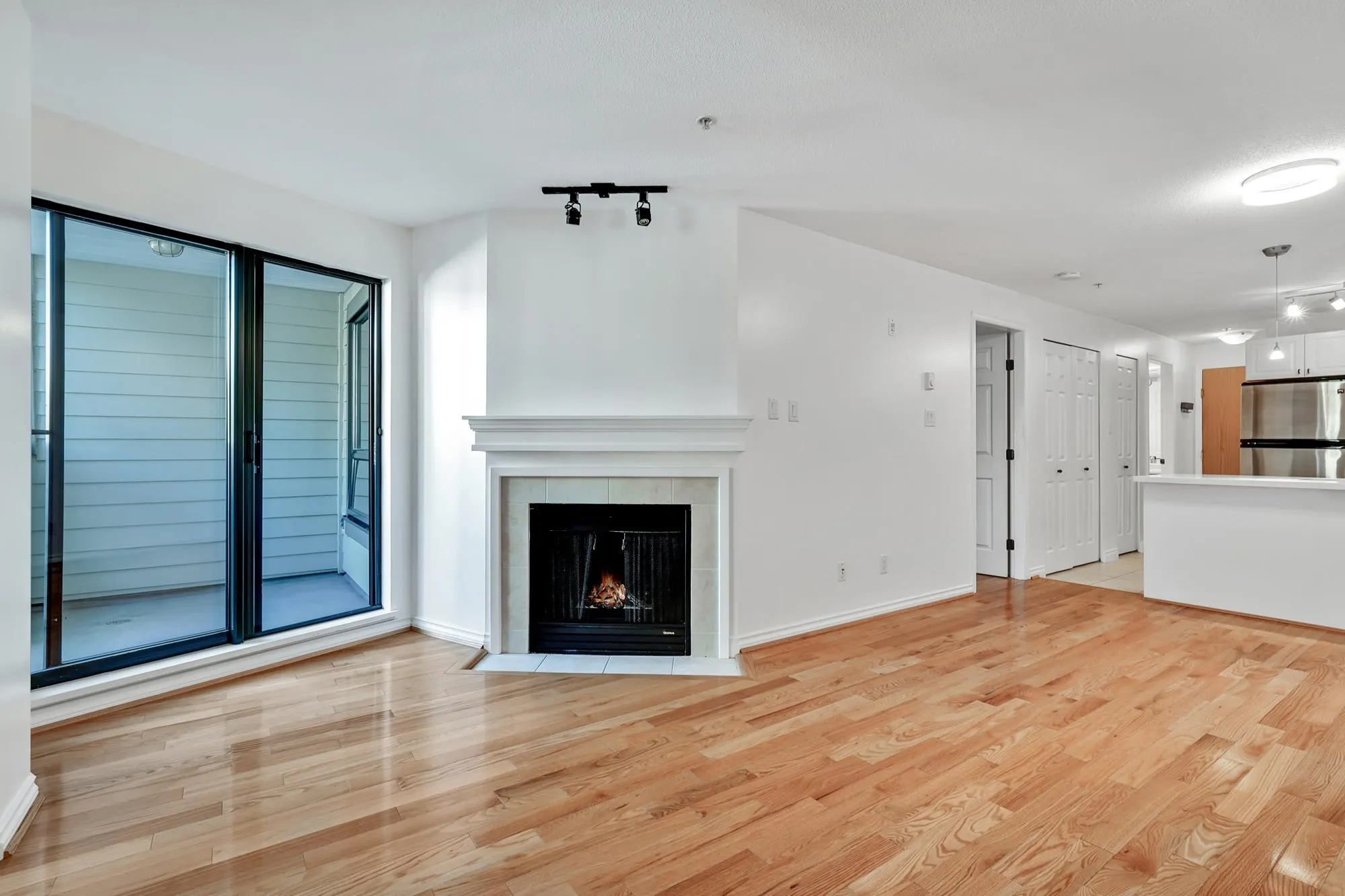 302 2741 E Hastings Street