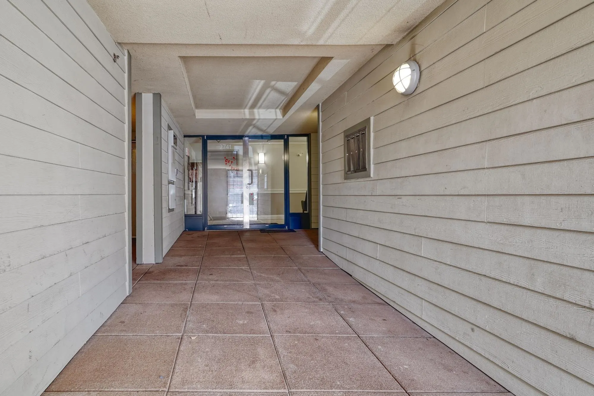 302 2741 E Hastings Street