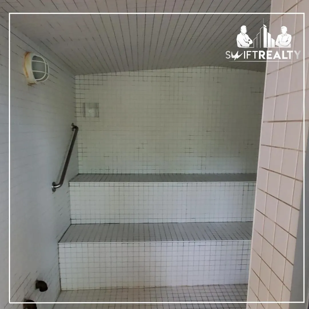 1604 499 Broughton Street