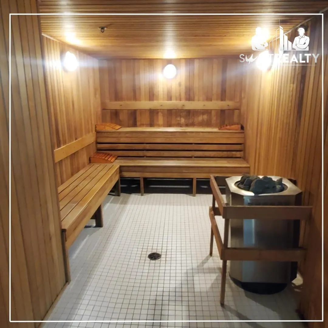 1604 499 Broughton Street