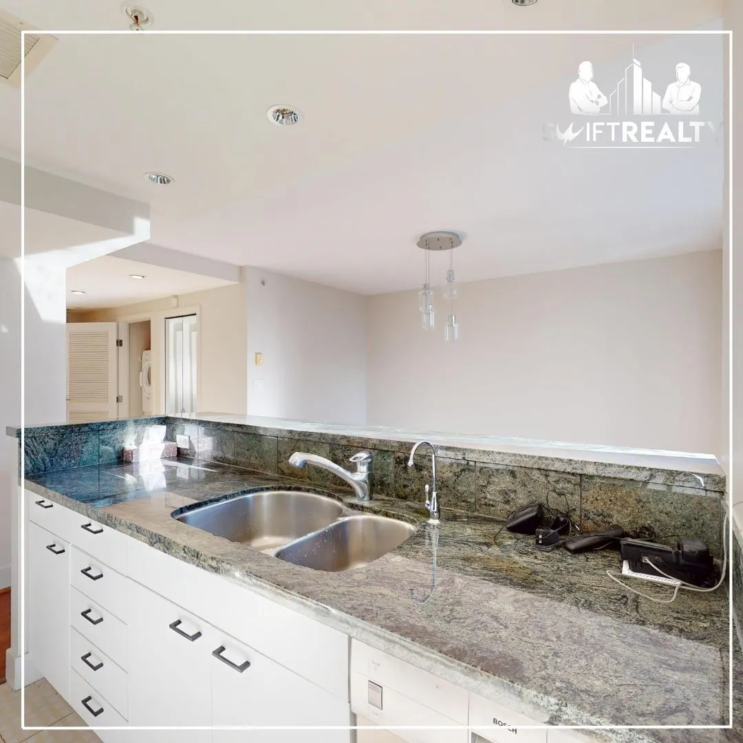 1604 499 Broughton Street