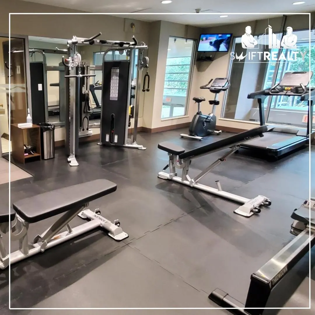 1604 499 Broughton Street