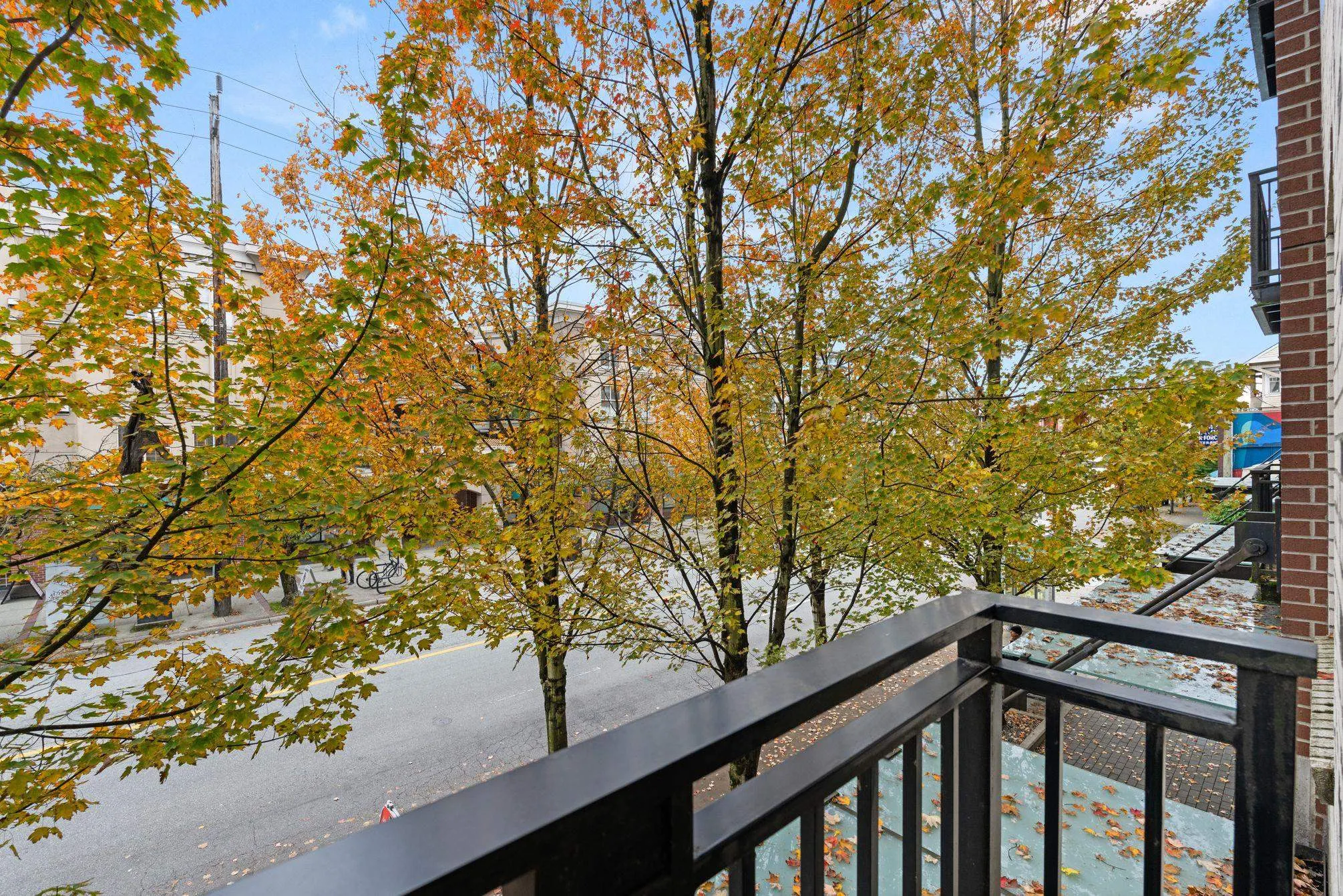 207 111 E 3rd Street