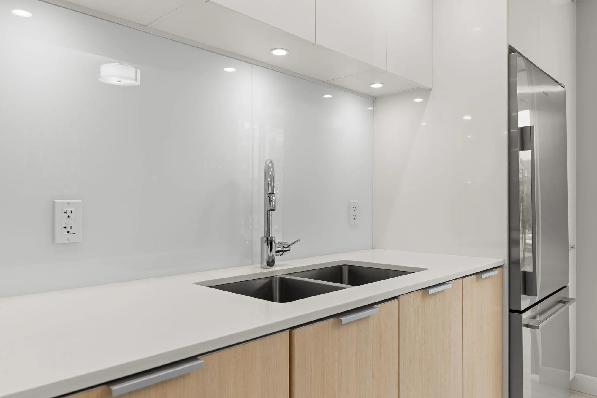 207 111 E 3rd Street