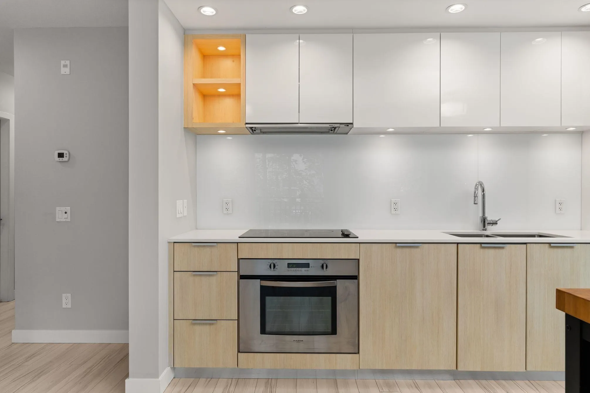 207 111 E 3rd Street