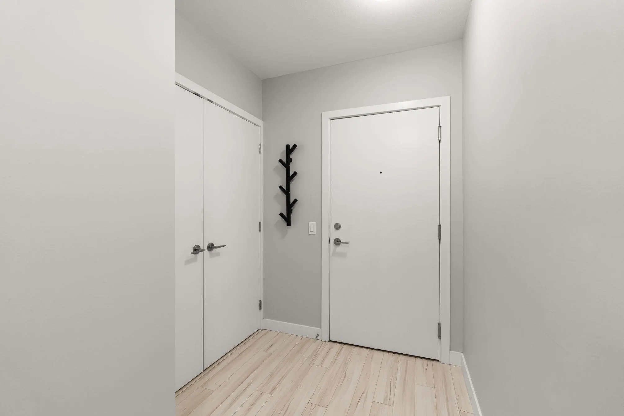 207 111 E 3rd Street