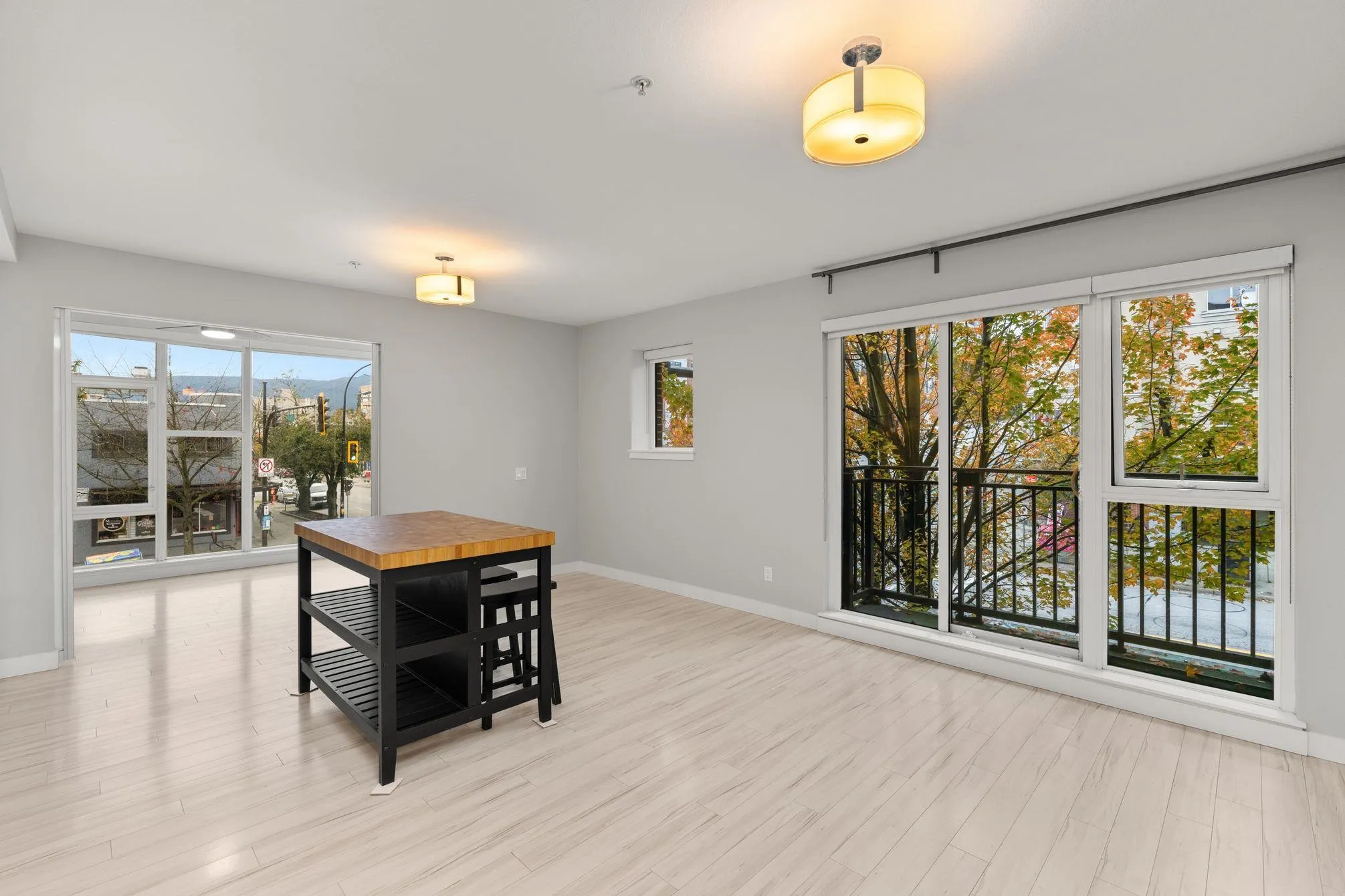 207 111 E 3rd Street