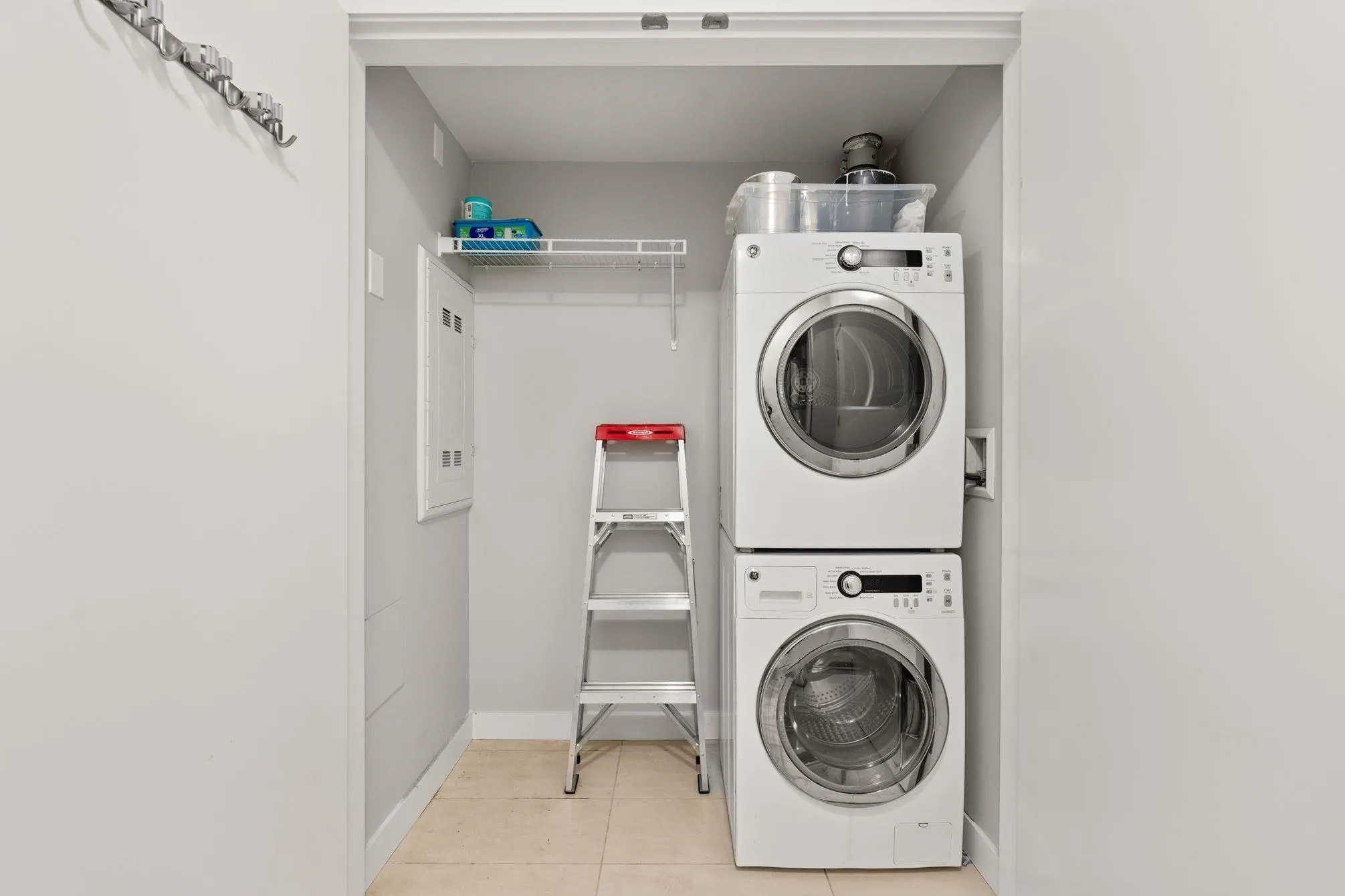 207 111 E 3rd Street