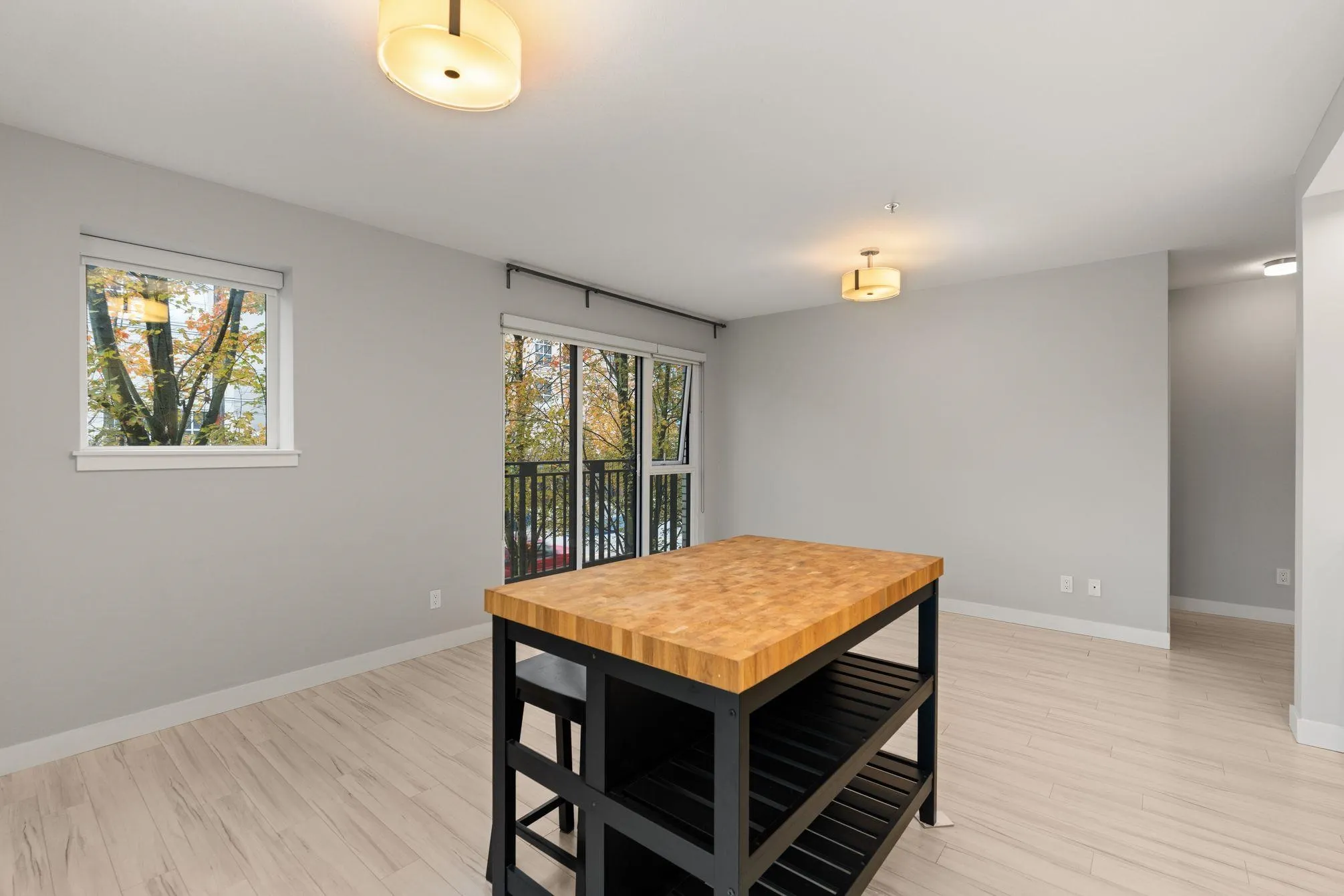 207 111 E 3rd Street