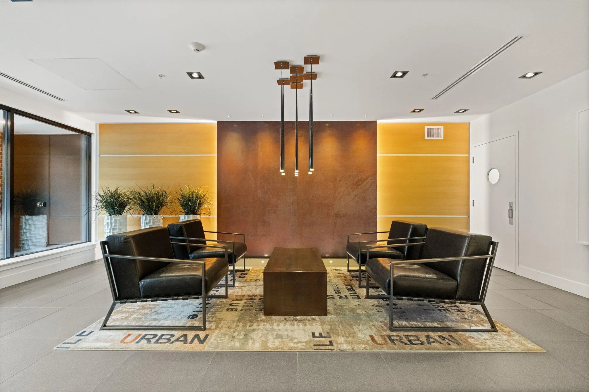 207 111 E 3rd Street