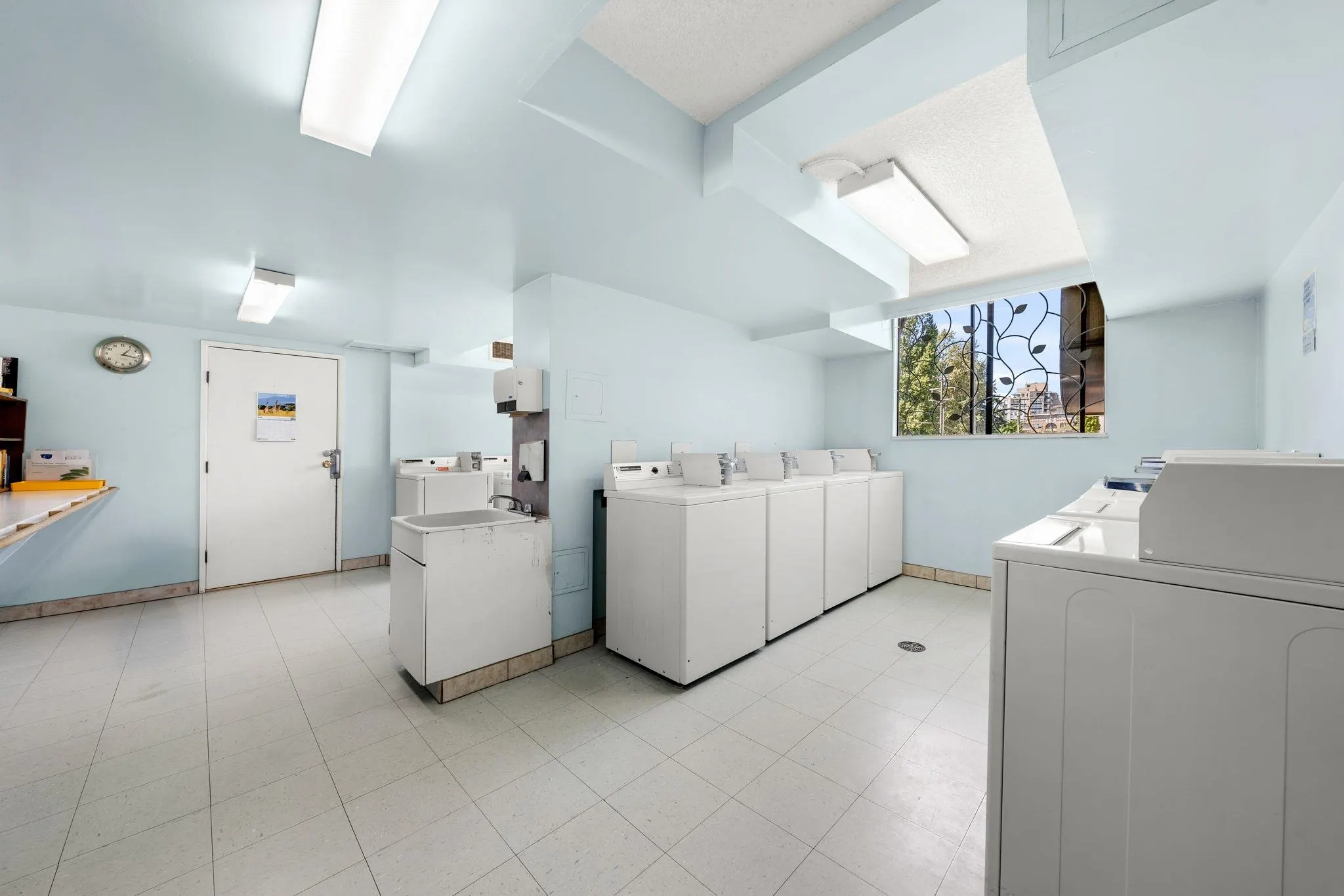 1906 145 St. Georges Avenue