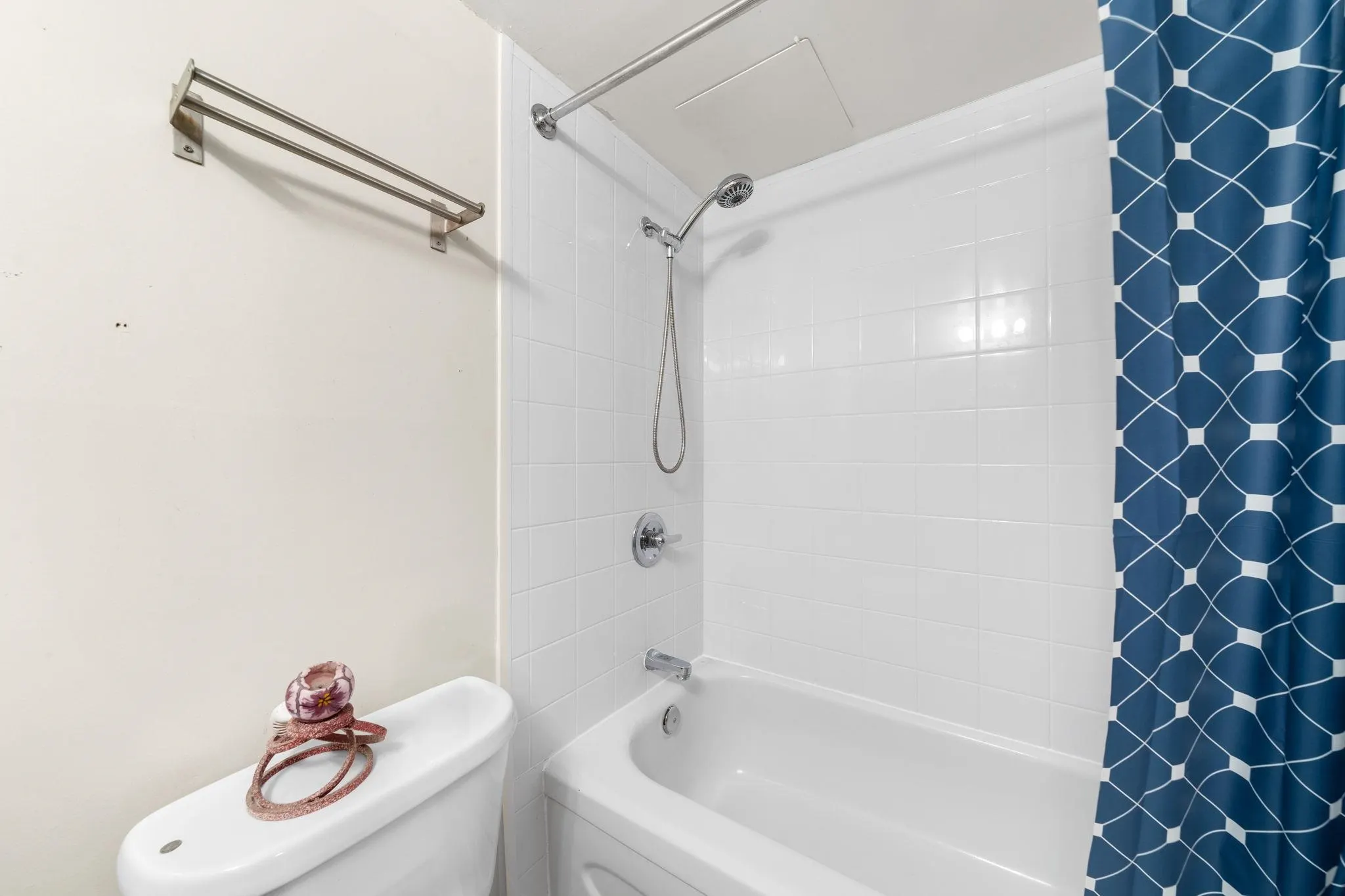 1906 145 St. Georges Avenue