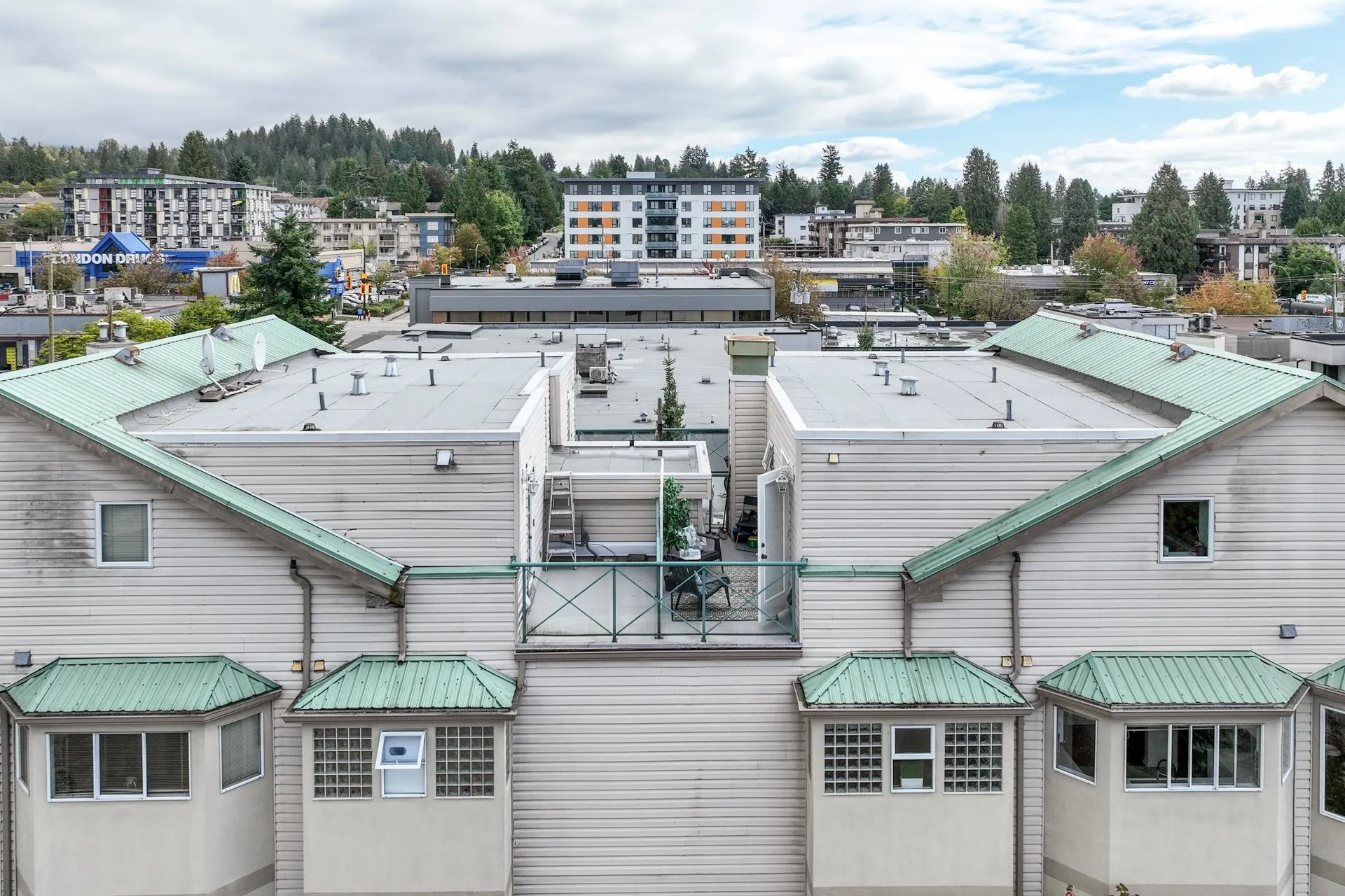 303 131 W 20th Street