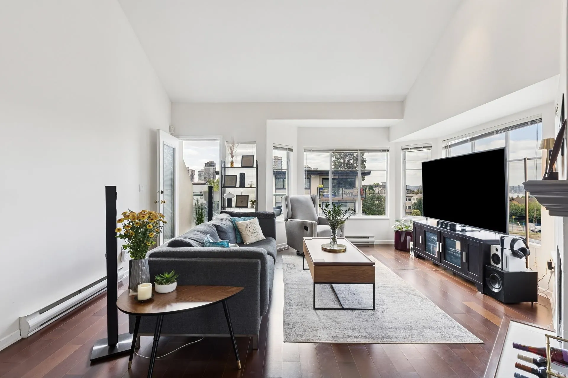 303 131 W 20th Street