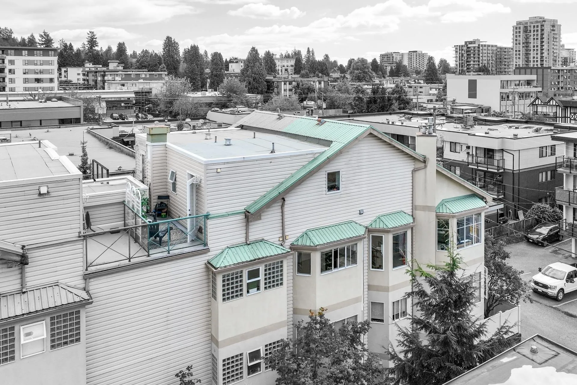 303 131 W 20th Street