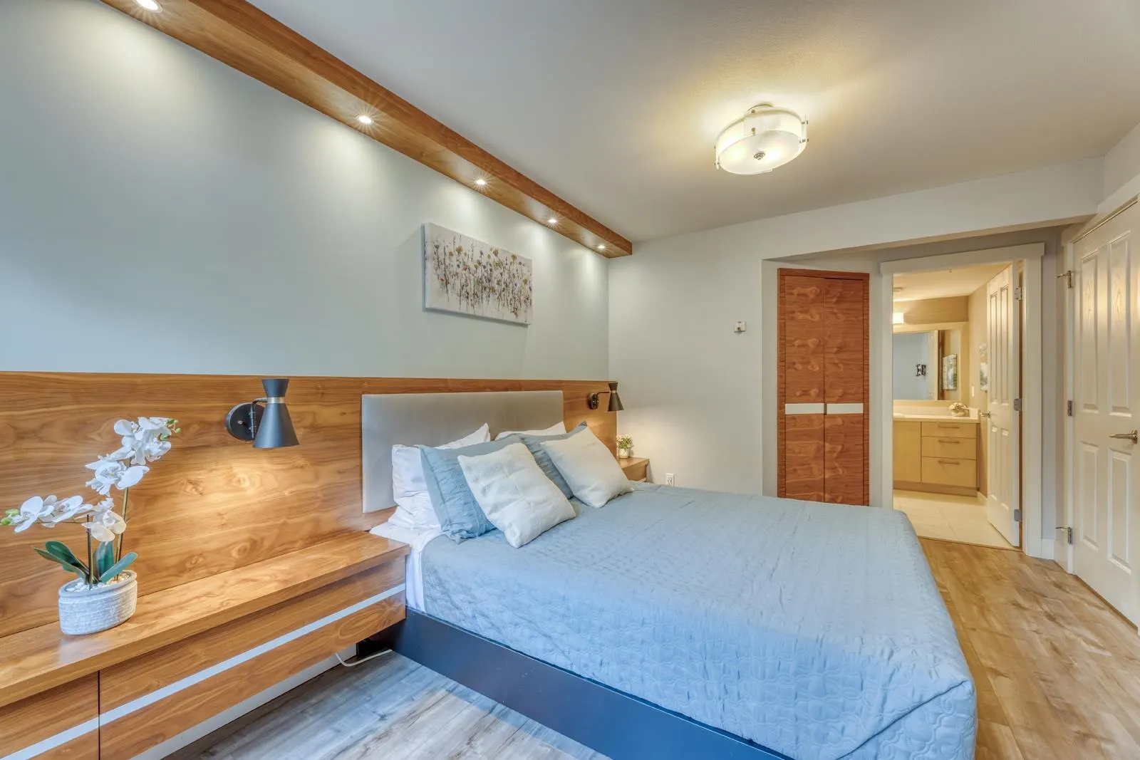 202 3156 Dayanee Springs Boulevard